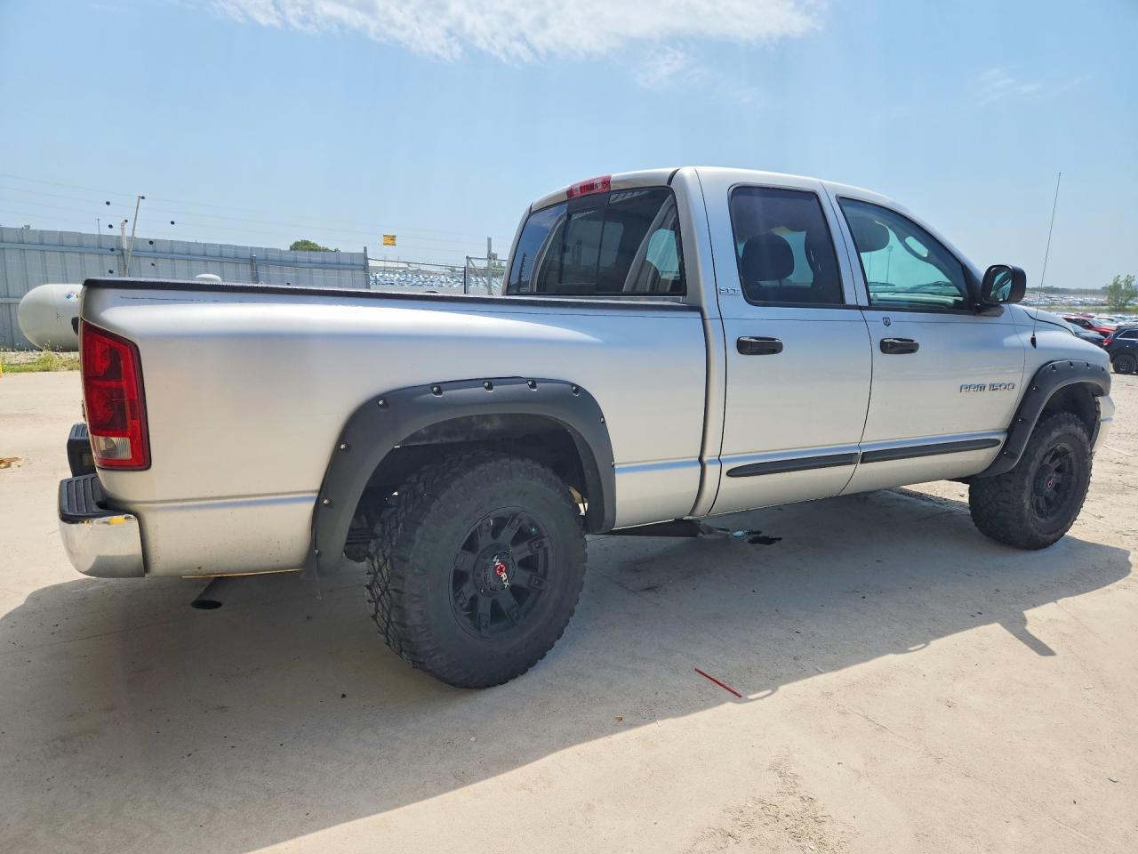 2002 Dodge Ram 1500 Серебряный vin: 1D7HU18N82S662144
