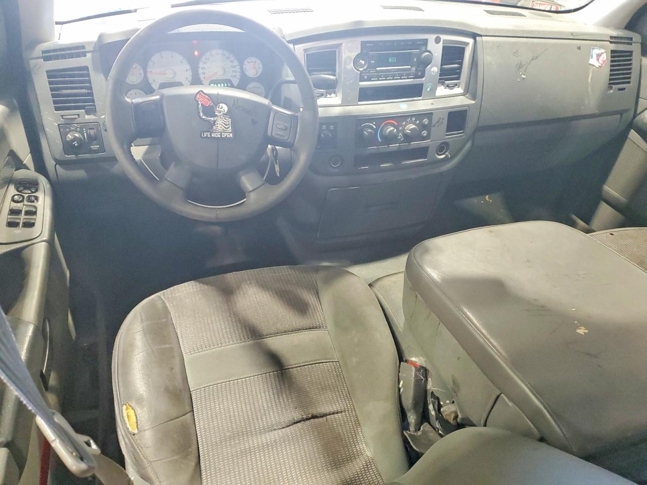 2007 Dodge Ram 1500 St Silver vin: 1D7HU18P07S187002