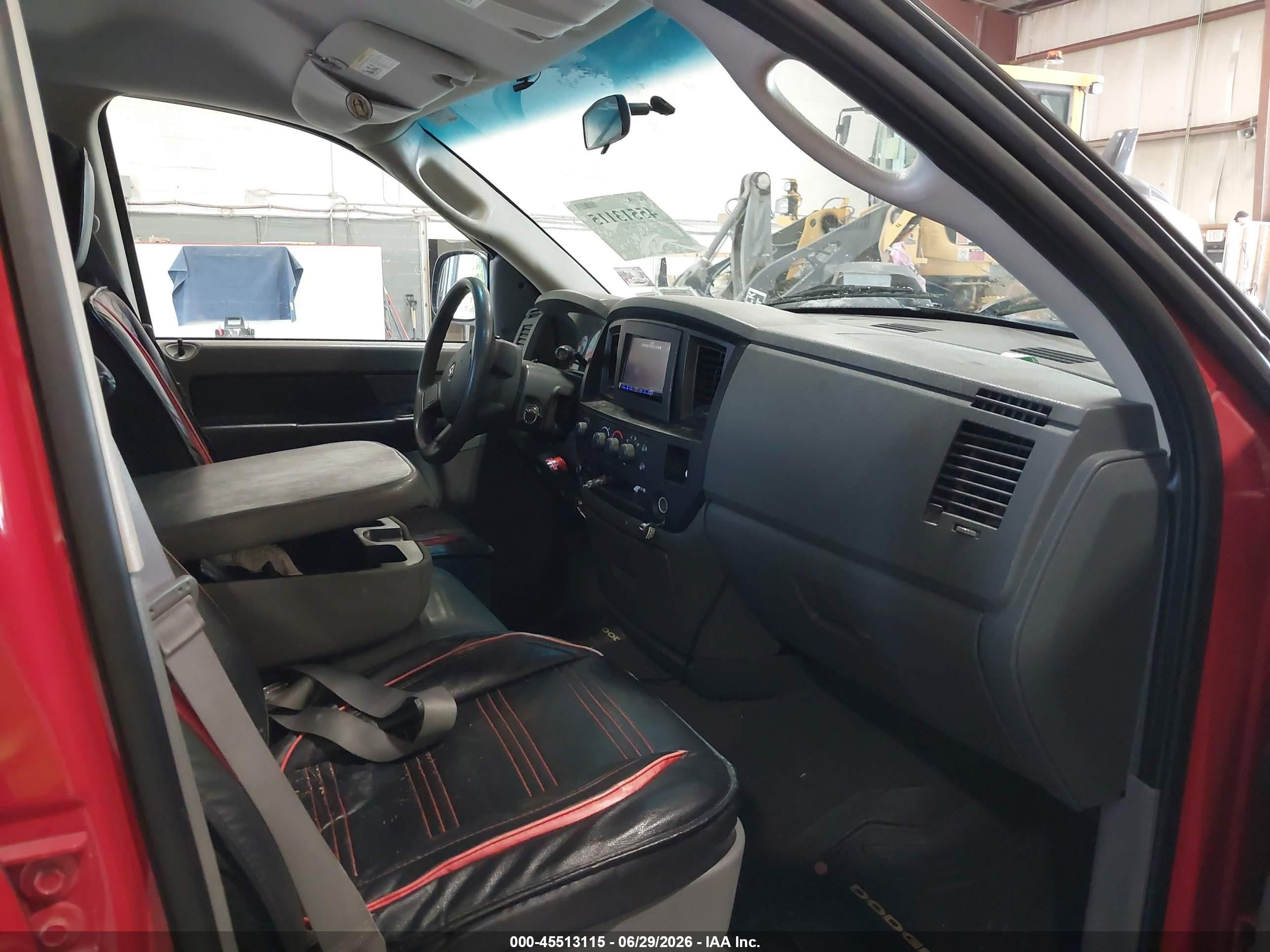 2007 Dodge Ram 1500 St Red vin: 1D7HU18P17J636449