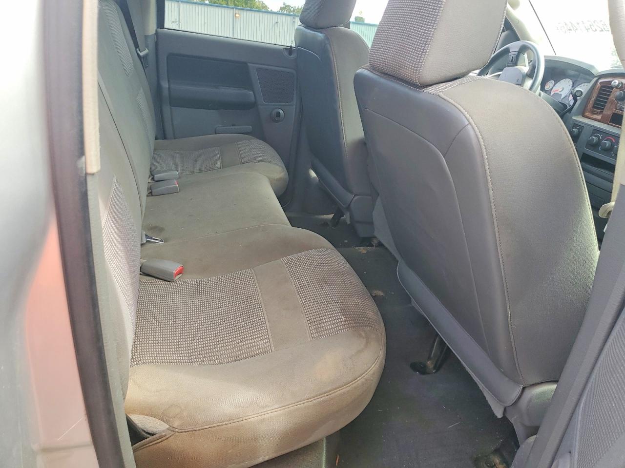 2006 Dodge Ram 1500 St Silver vin: 1D7HU18P36J240120