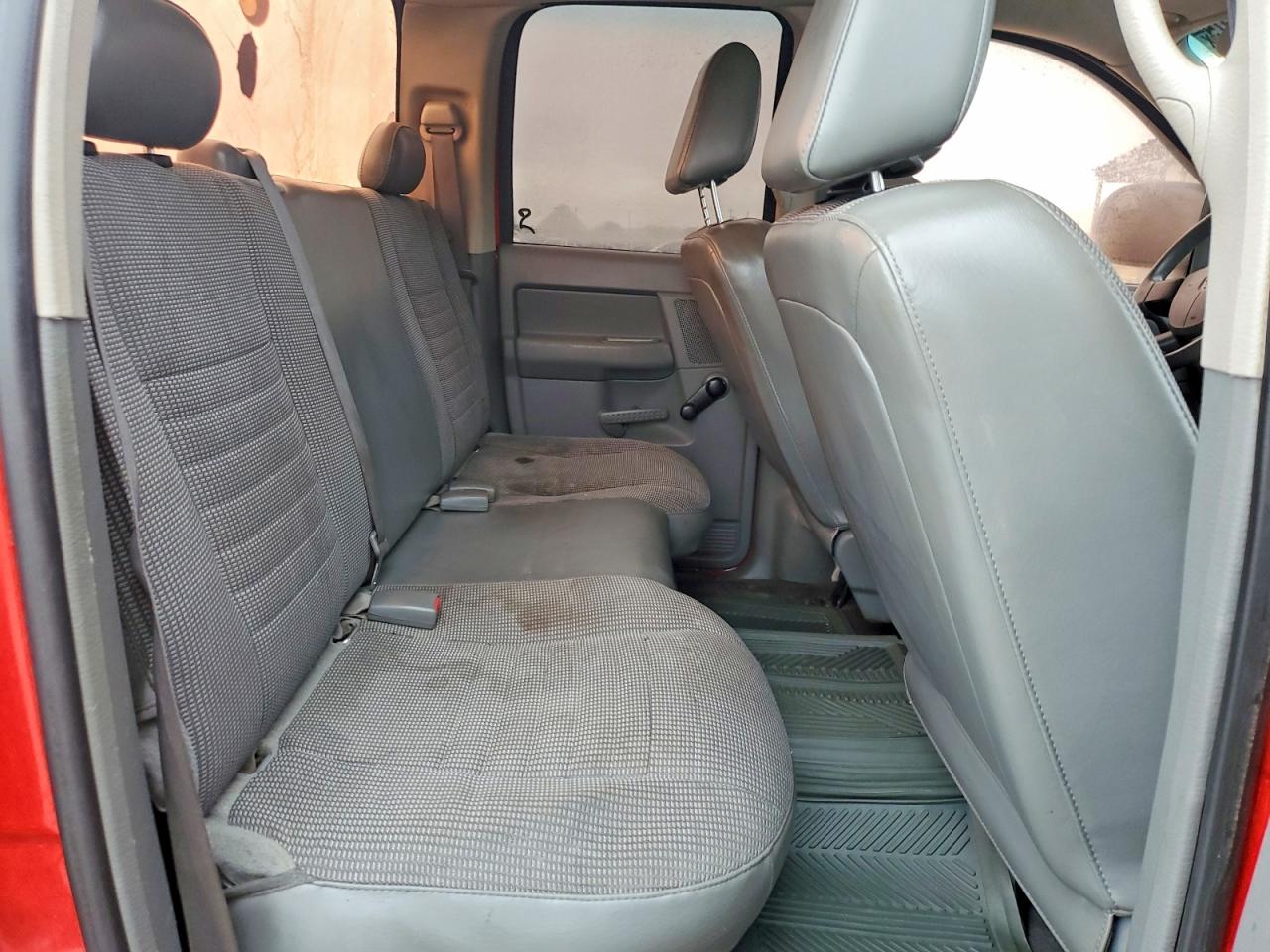 2007 Dodge Ram 1500 St Red vin: 1D7HU18P47S136330