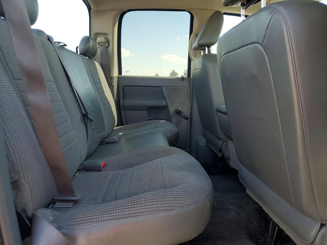 2007 Dodge Ram 1500 St Белый vin: 1D7HU18P87S236883