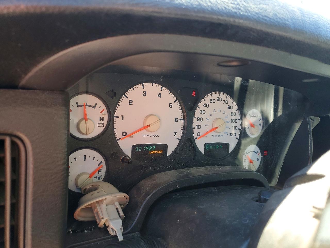 2002 Dodge Ram 1500 White vin: 1D7HU18Z72J198580