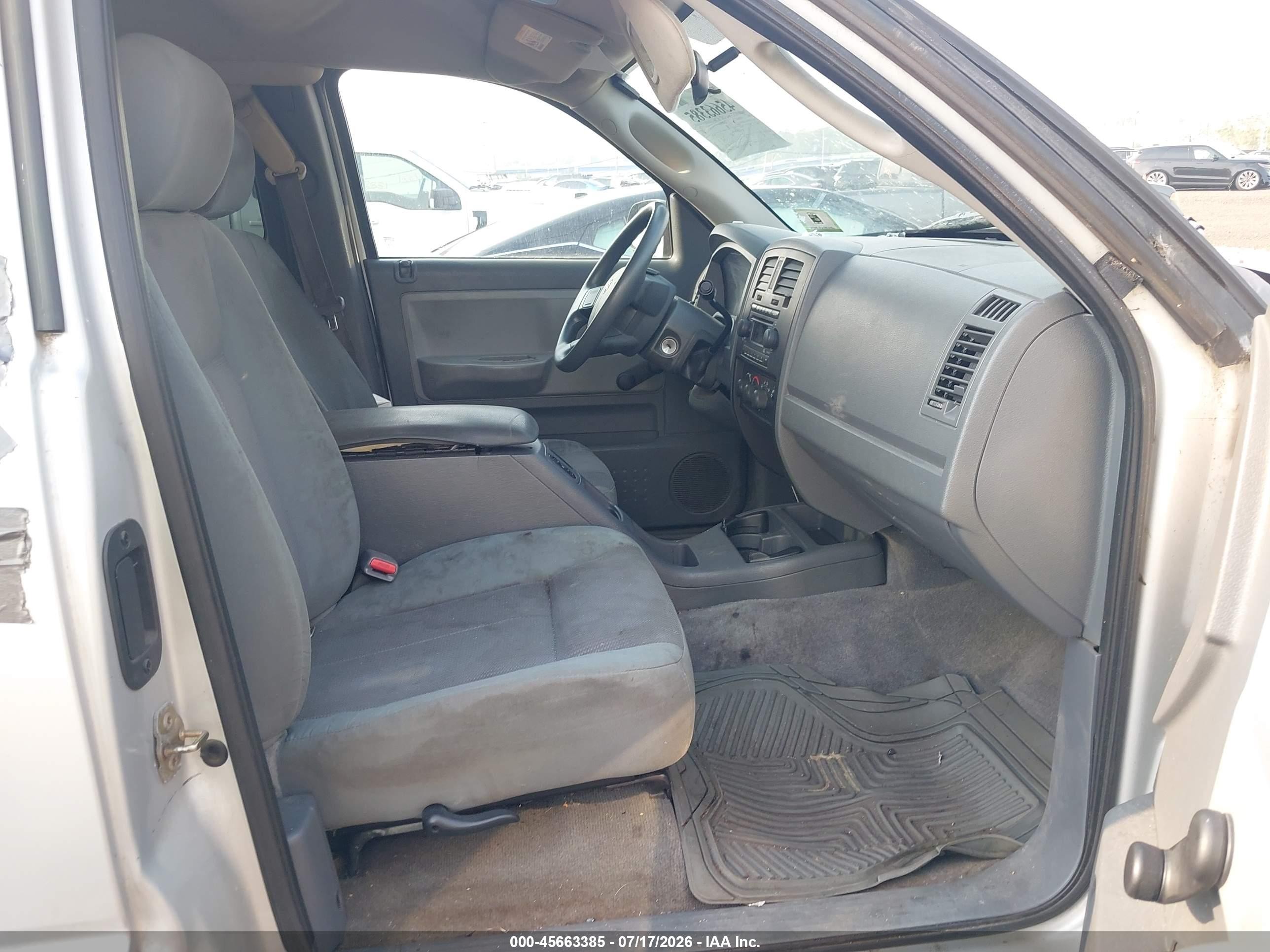 2005 Dodge Dakota St Silver vin: 1D7HW22K35S177476