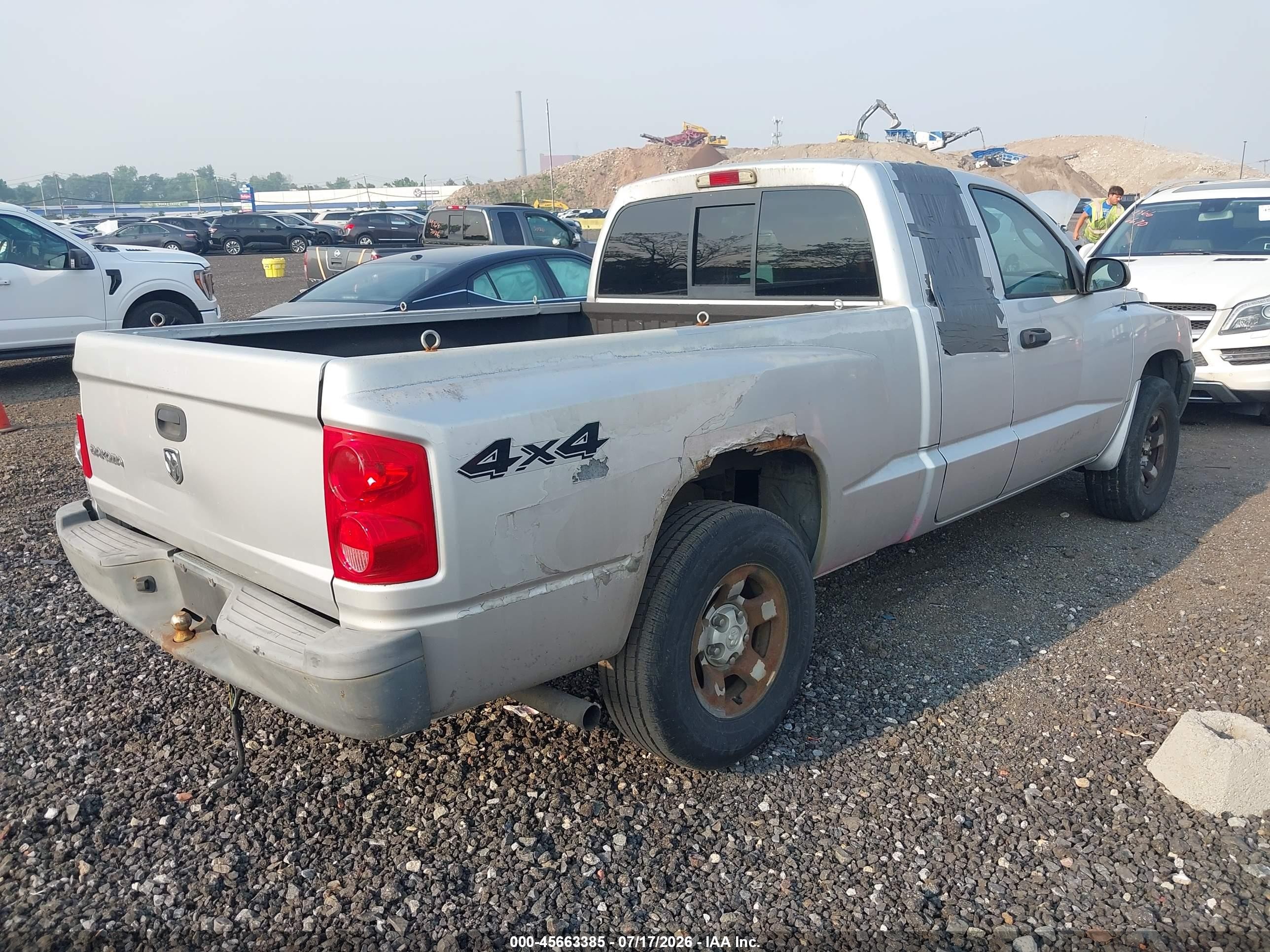 2005 Dodge Dakota St Silver vin: 1D7HW22K35S177476