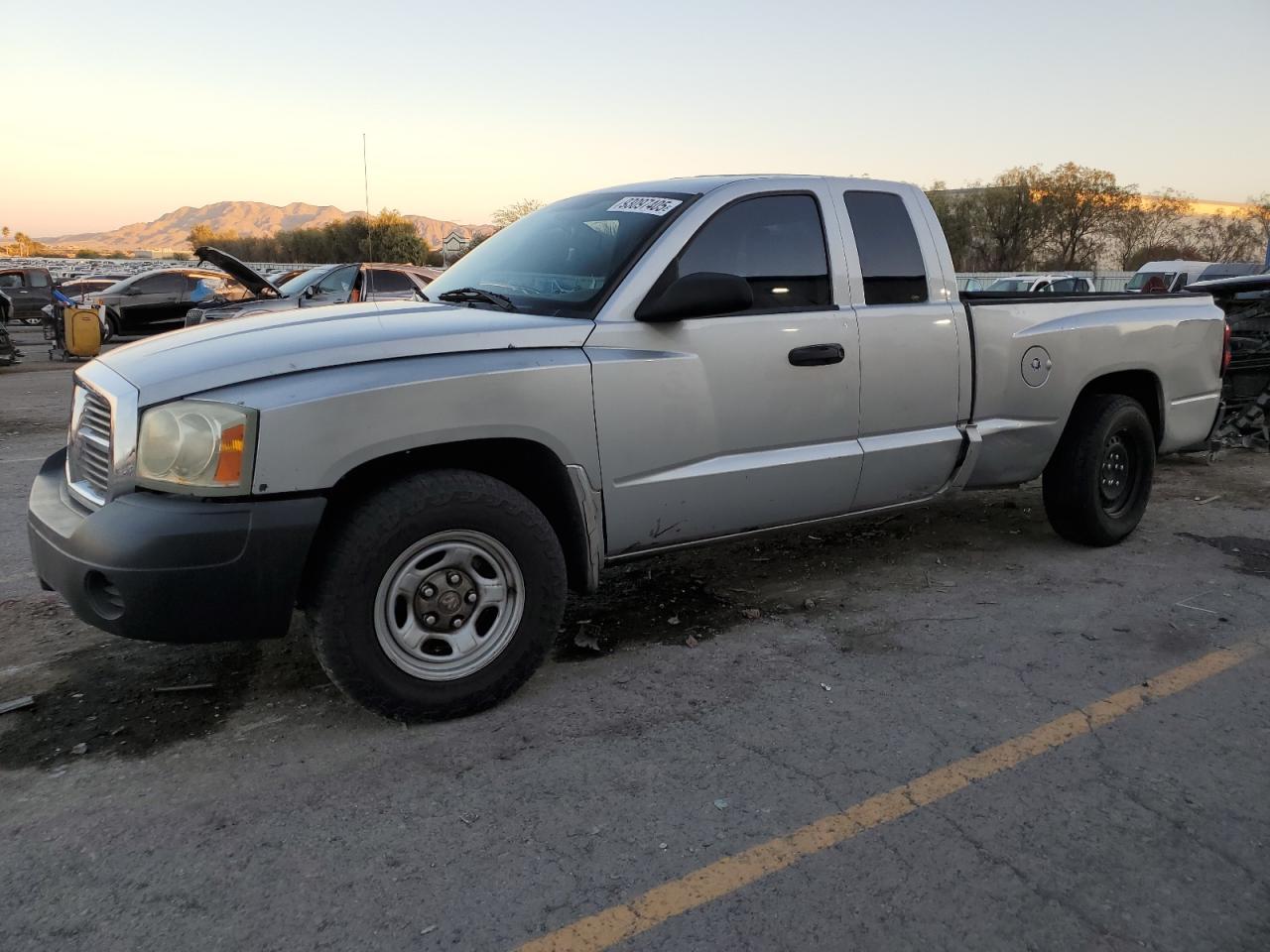2005 Dodge Dakota St Silver vin: 1D7HW22K45S257093