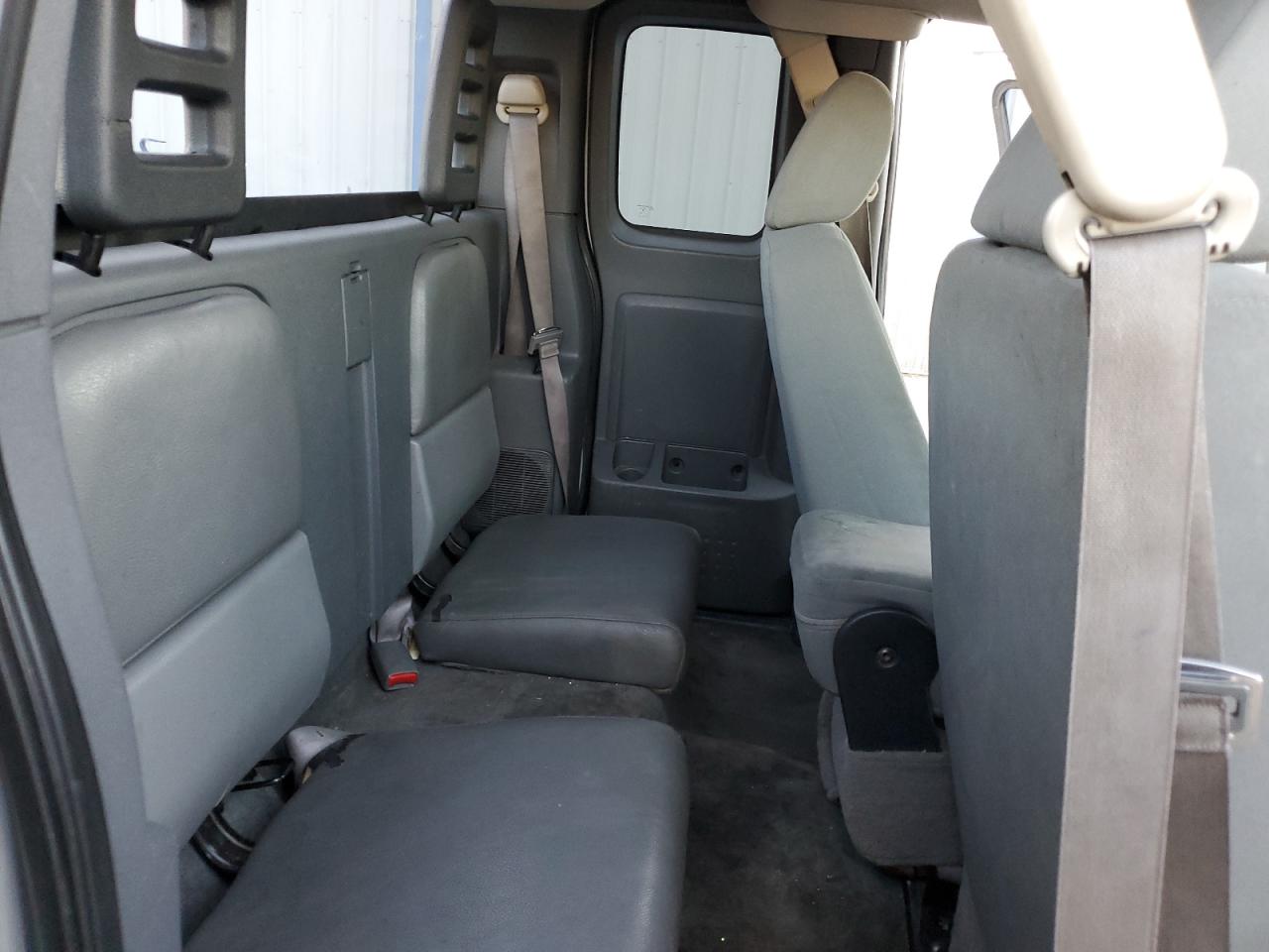 2005 Dodge Dakota St Silver vin: 1D7HW22K45S257093