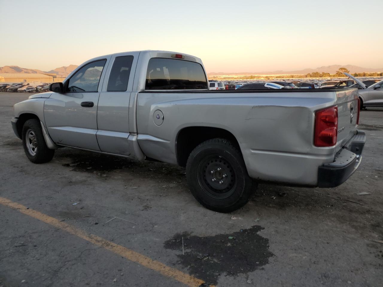 2005 Dodge Dakota St Silver vin: 1D7HW22K45S257093