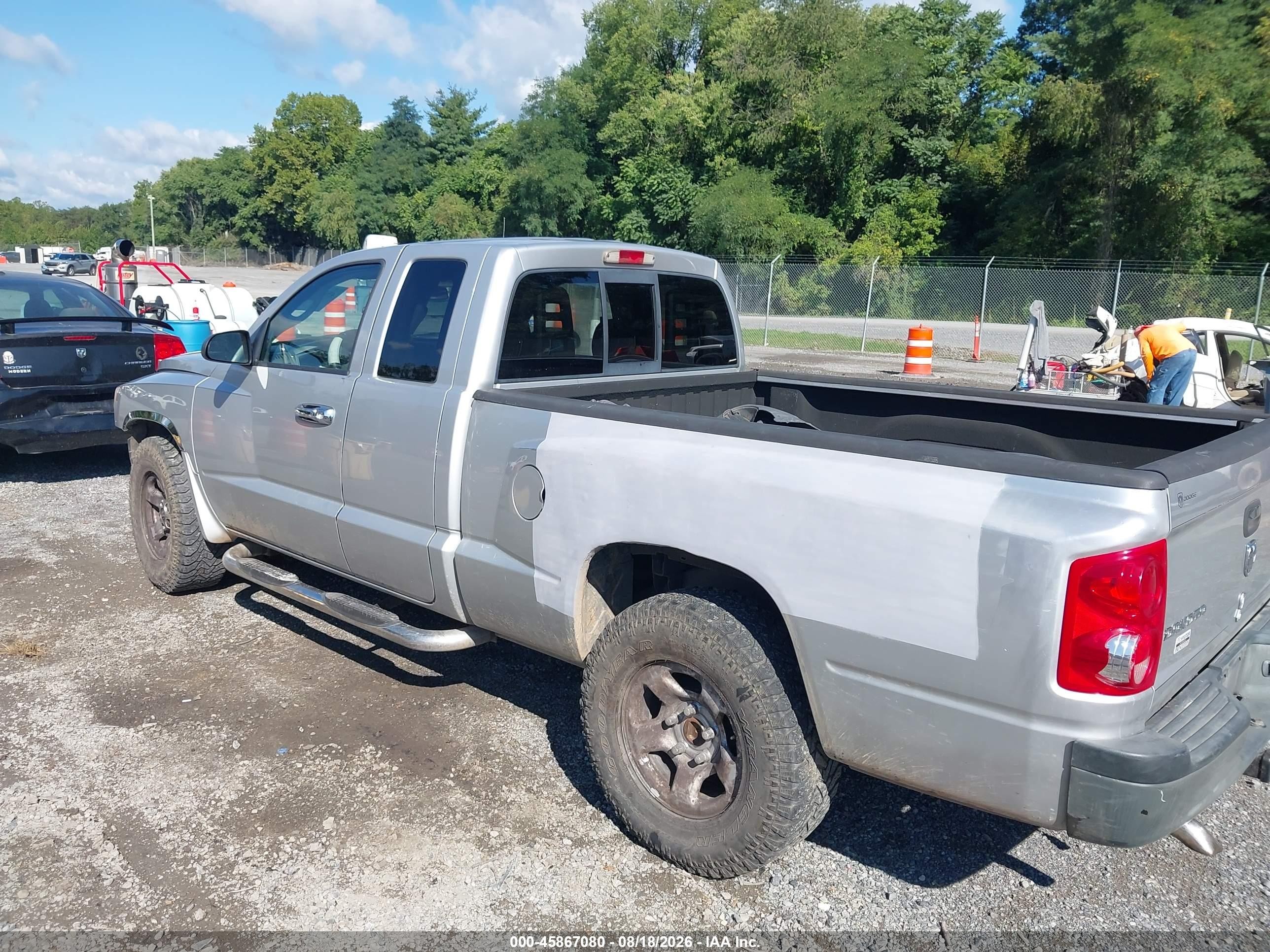 2005 Dodge Dakota St Silver vin: 1D7HW22K75S254219