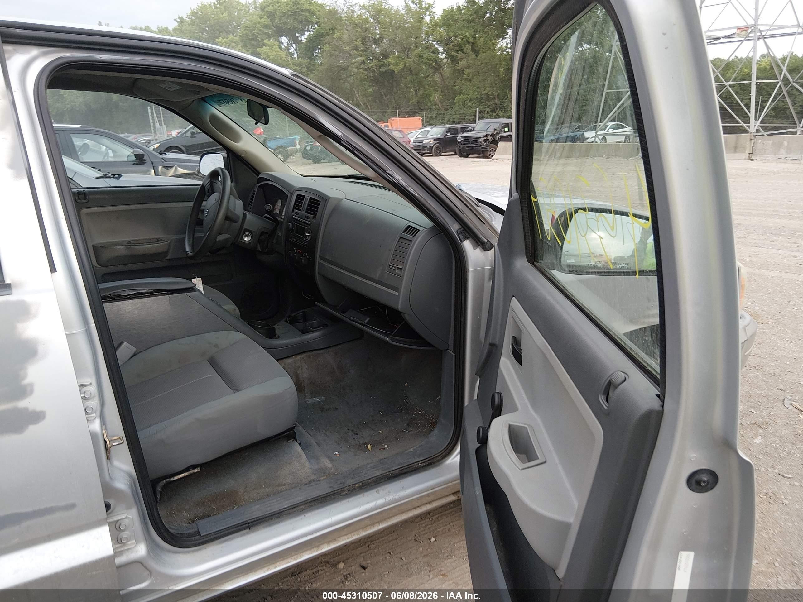 2005 Dodge Dakota St Silver vin: 1D7HW28K05S295766