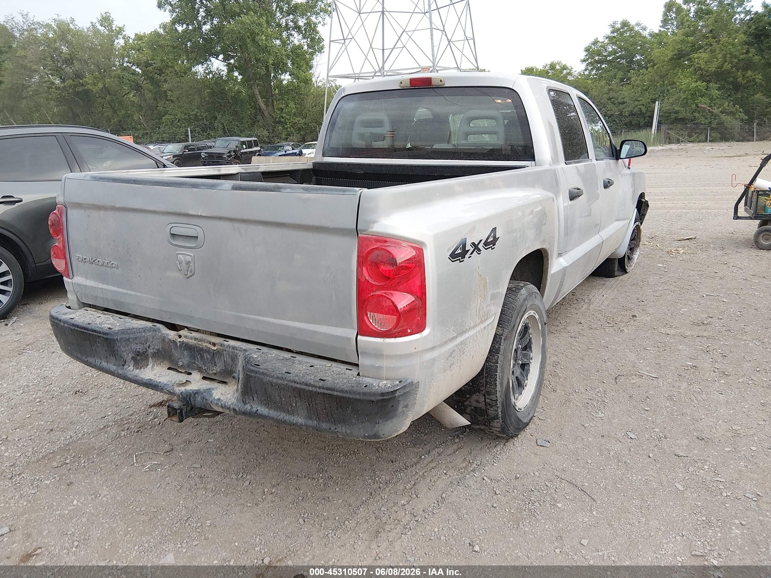 2005 Dodge Dakota St Silver vin: 1D7HW28K05S295766