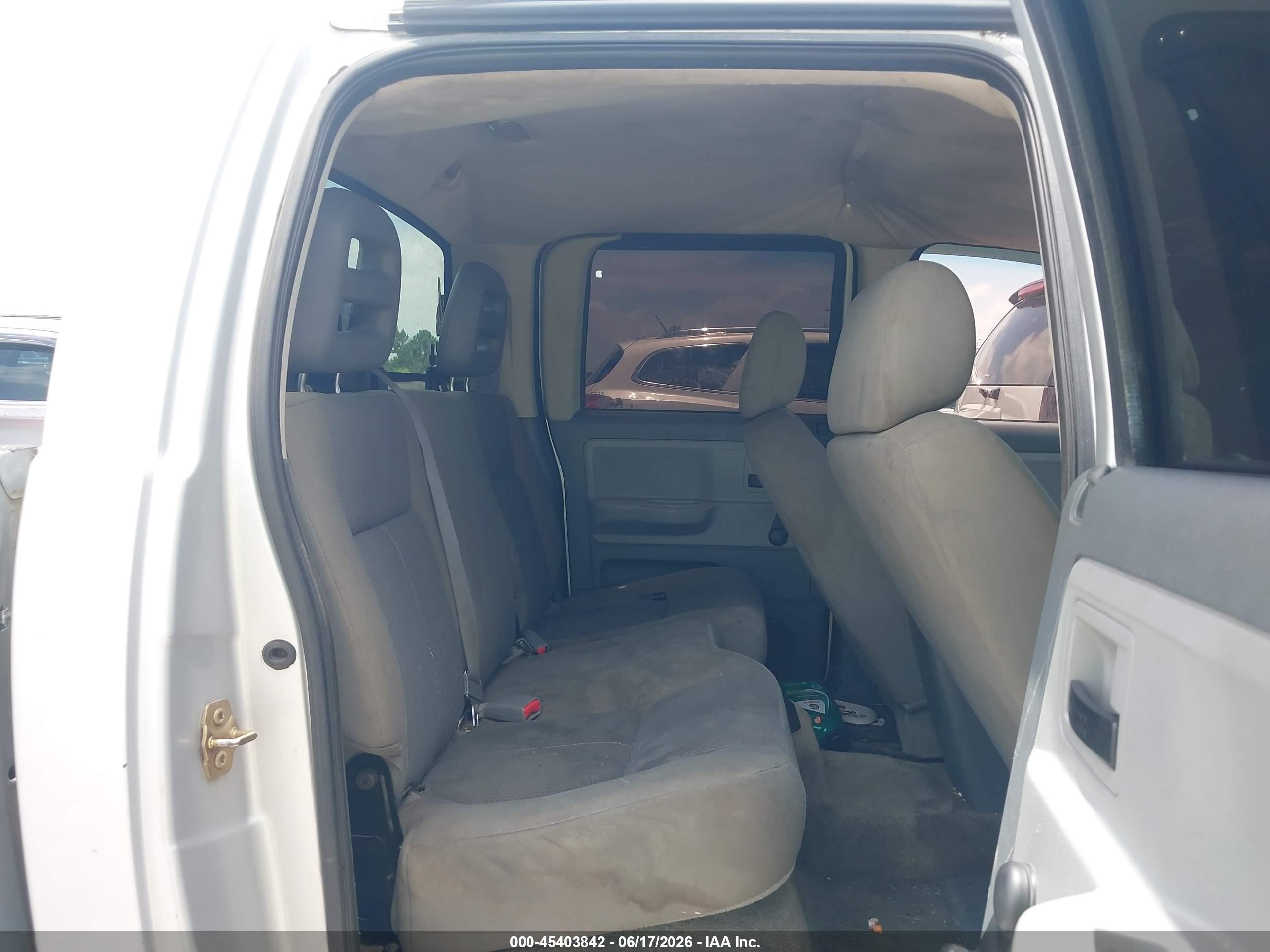 2006 Dodge Dakota St Silver vin: 1D7HW28K56S715619