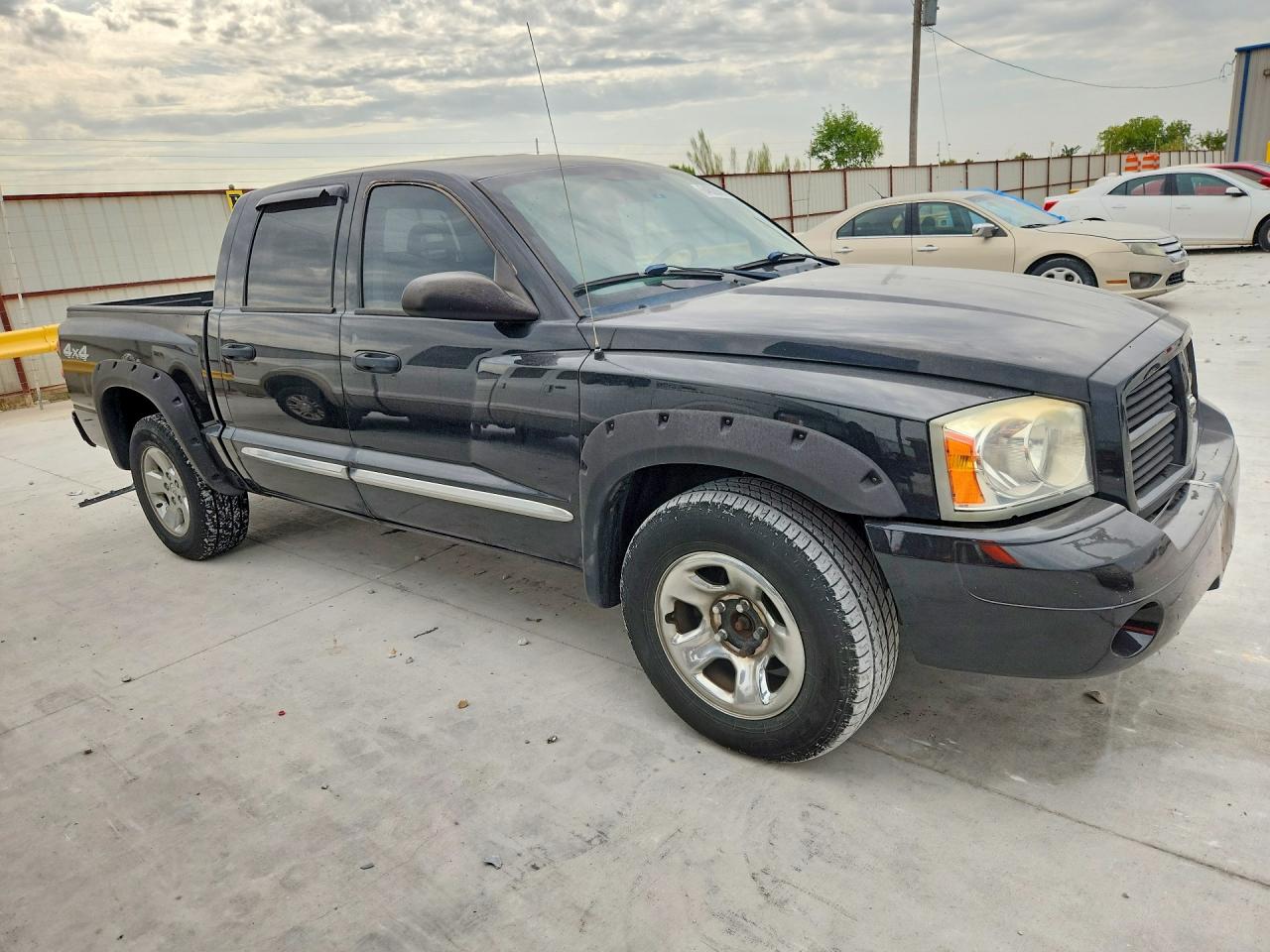 2007 Dodge Dakota Quad Black vin: 1D7HW28K57S148135