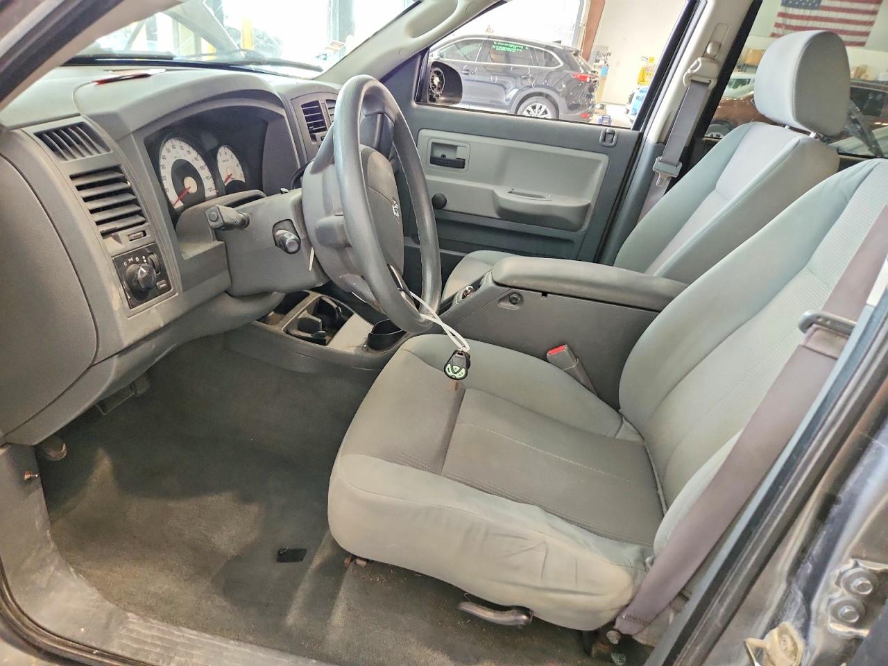 2005 Dodge Dakota Quad Black vin: 1D7HW28NX5S226514