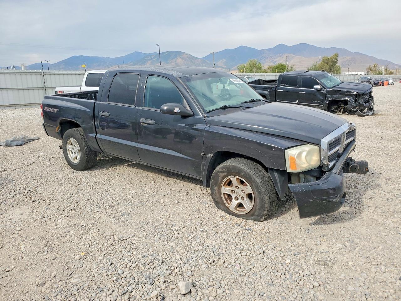 2007 Dodge Dakota Quad Black vin: 1D7HW28P87S253960