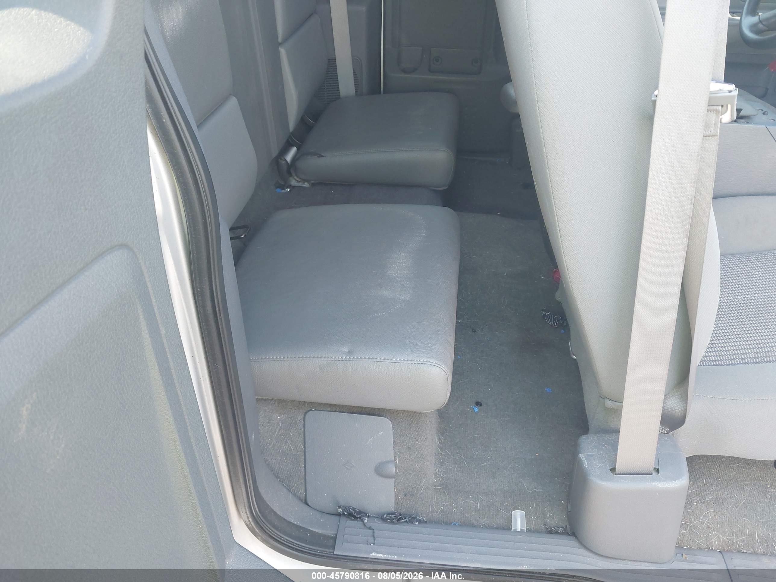 2007 Dodge Dakota Slt Silver vin: 1D7HW42K77S103671