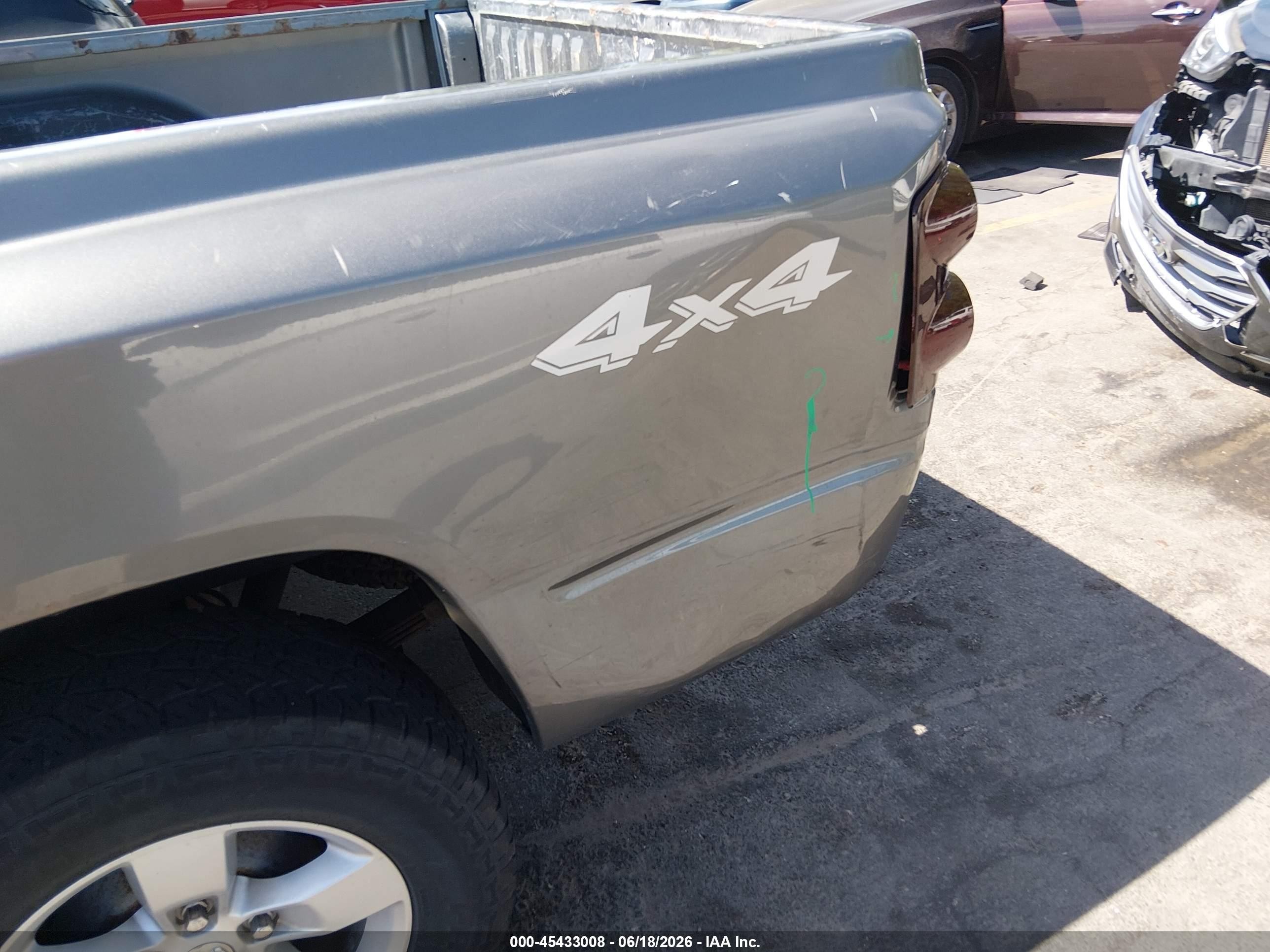 2005 Dodge Dakota Slt Silver vin: 1D7HW42NX5S248176