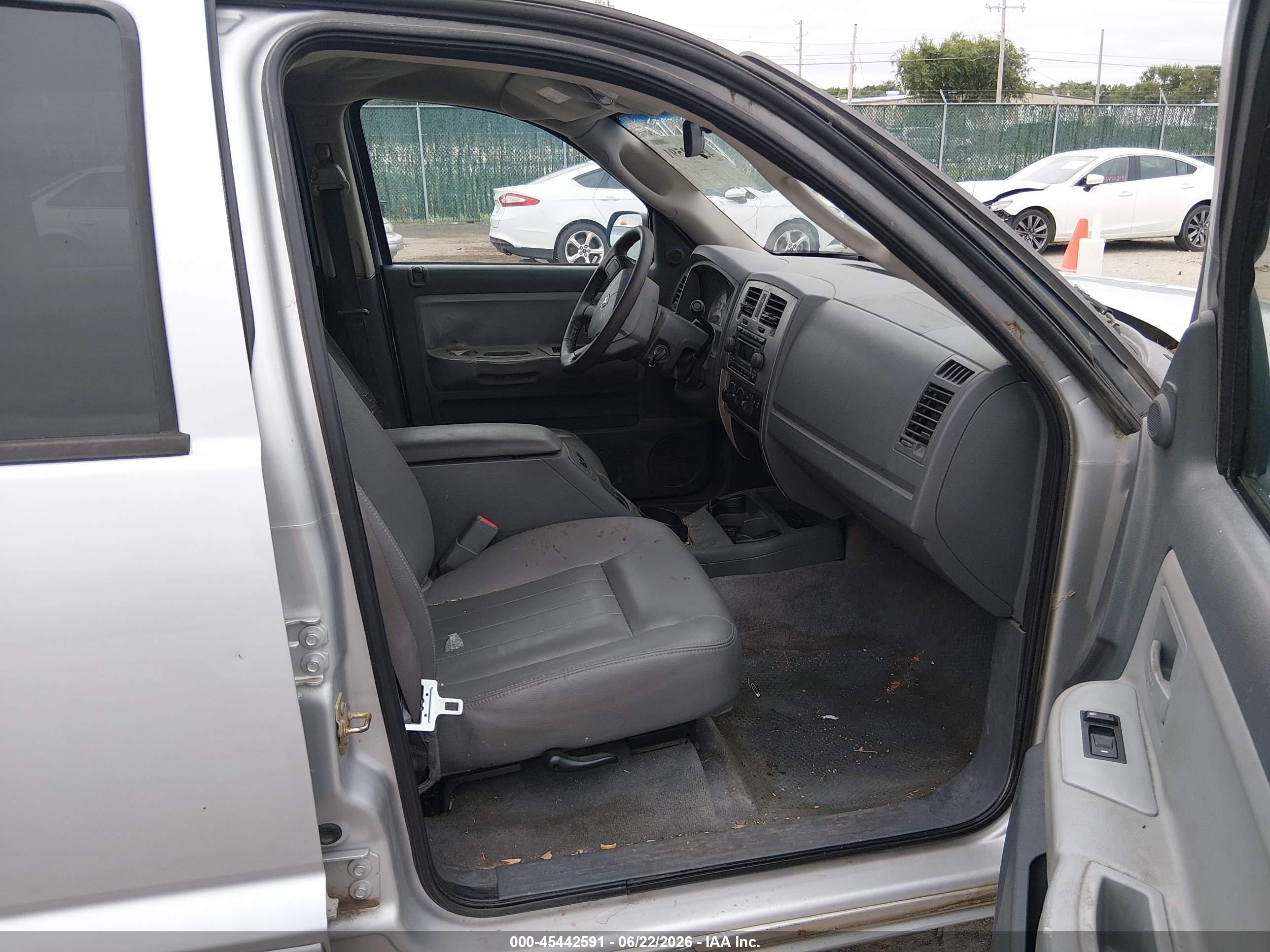 2006 Dodge Dakota Slt Серебряный vin: 1D7HW48K16S624617