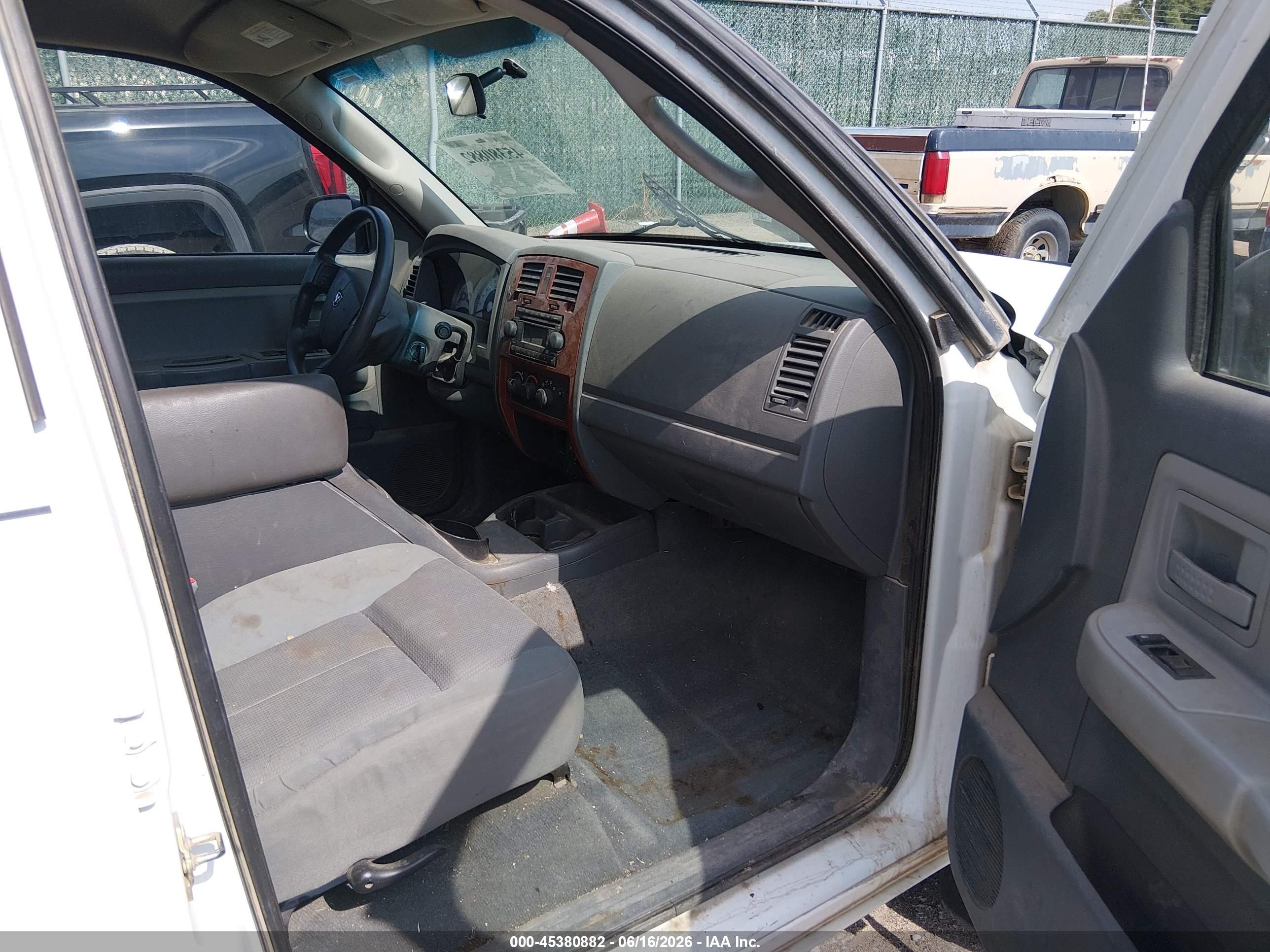 2005 Dodge Dakota Slt White vin: 1D7HW48N35S298019