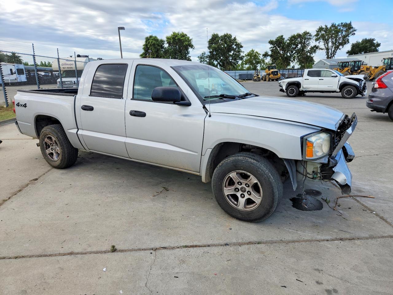 2006 Dodge Dakota Quad Slt Silver vin: 1D7HW48N56S704237