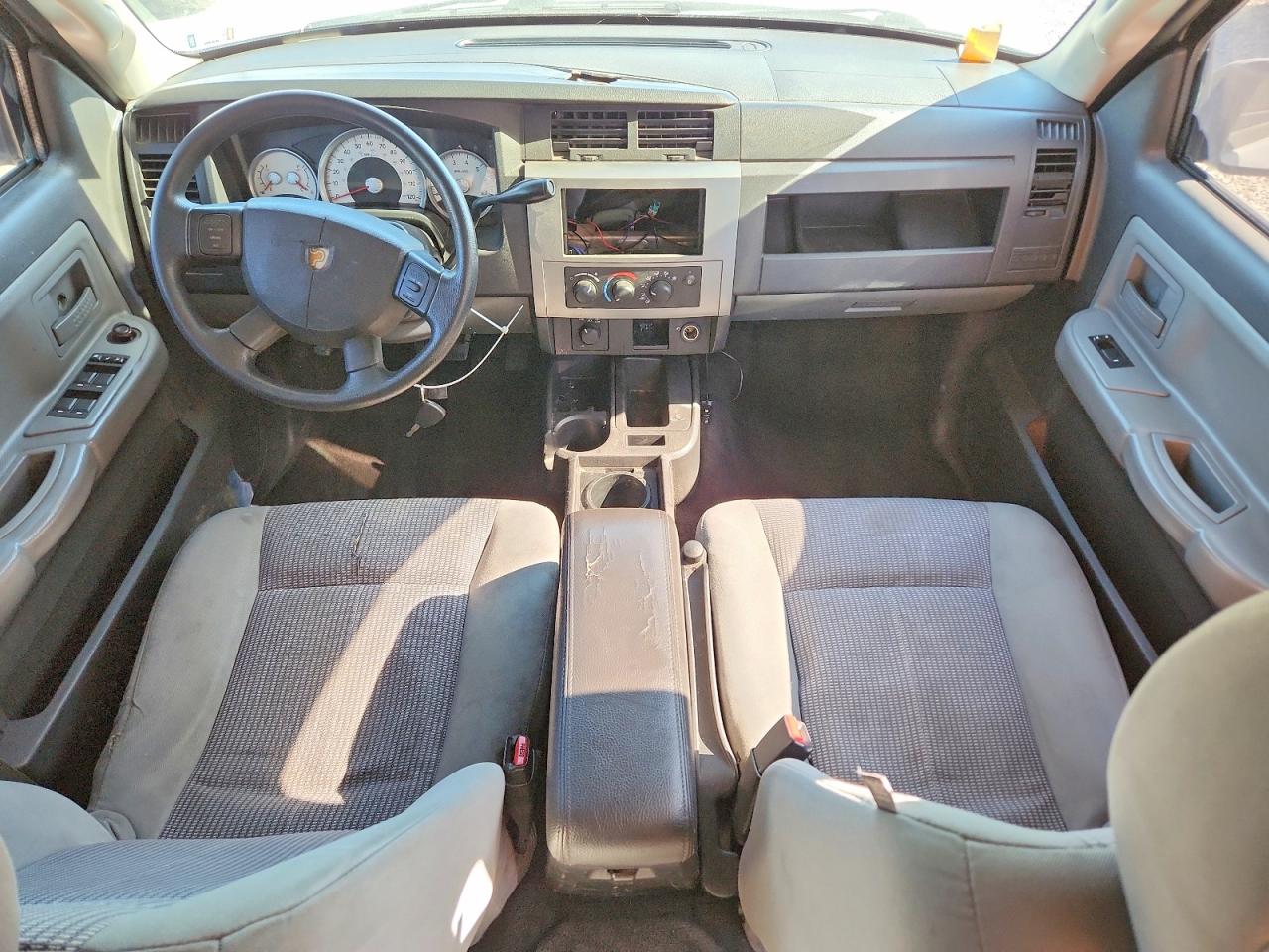 2008 Dodge Dakota Quad Slt Silver vin: 1D7HW48N88S560573