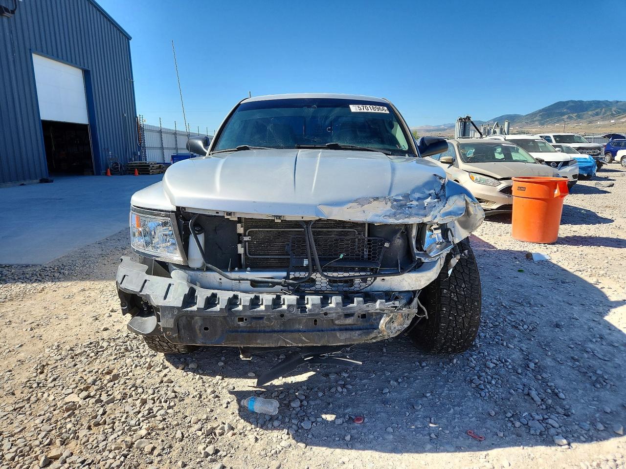 2008 Dodge Dakota Quad Slt Silver vin: 1D7HW48N88S560573