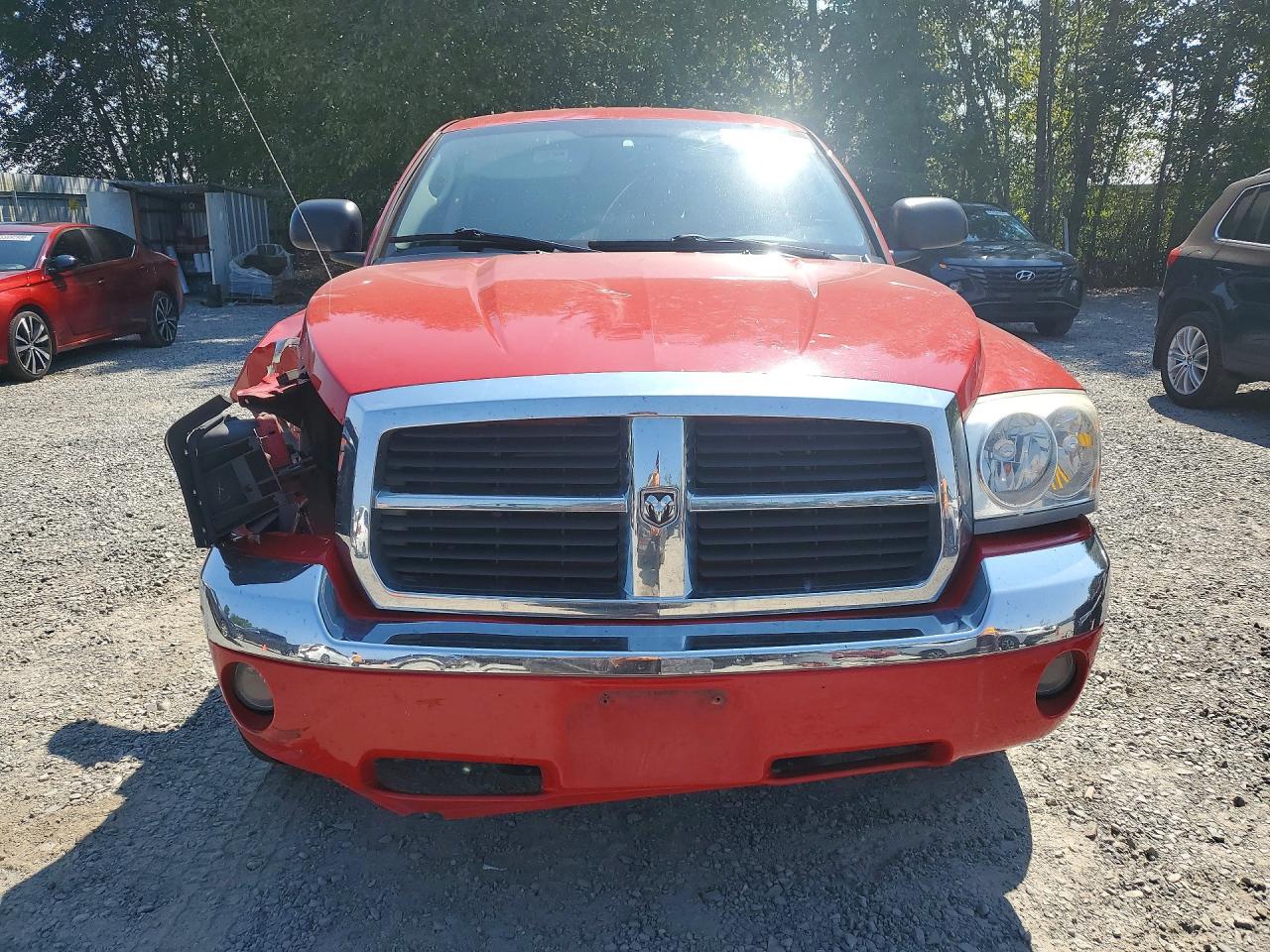 2005 Dodge Dakota Quad Laramie Red vin: 1D7HW58N35S256908