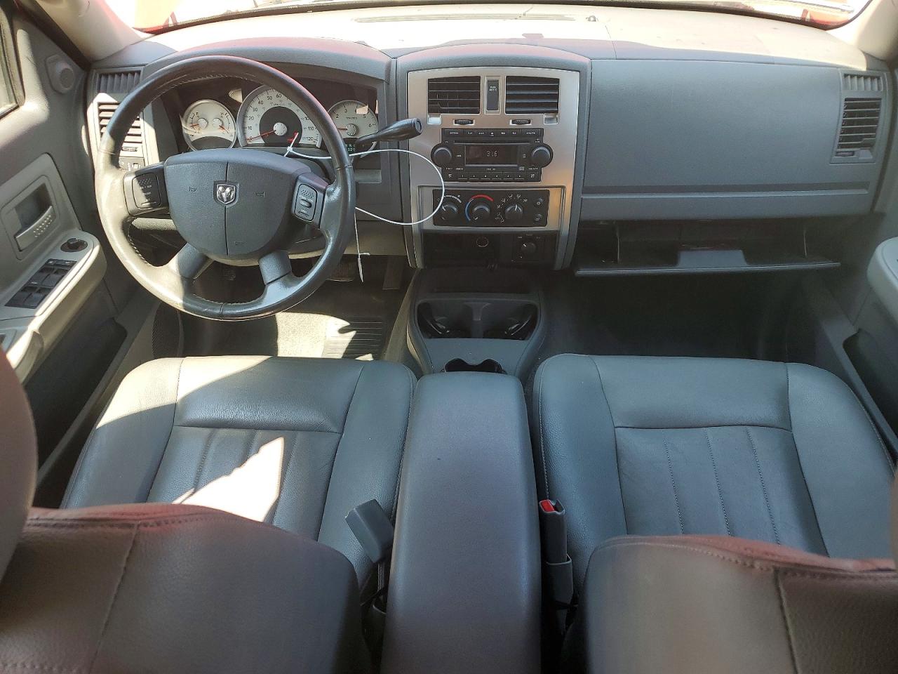 2005 Dodge Dakota Quad Laramie Red vin: 1D7HW58N35S256908