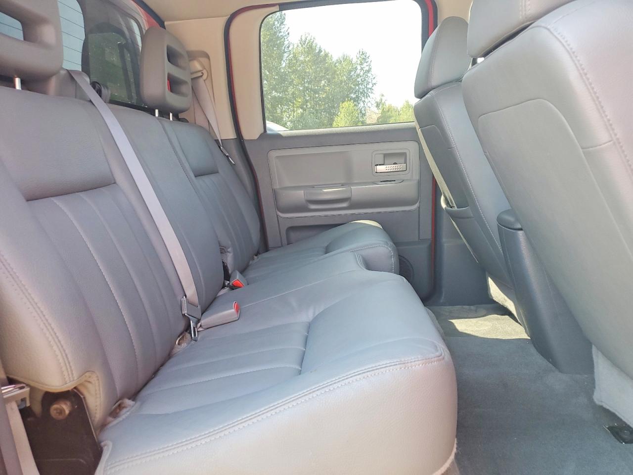 2005 Dodge Dakota Quad Laramie Red vin: 1D7HW58N35S256908