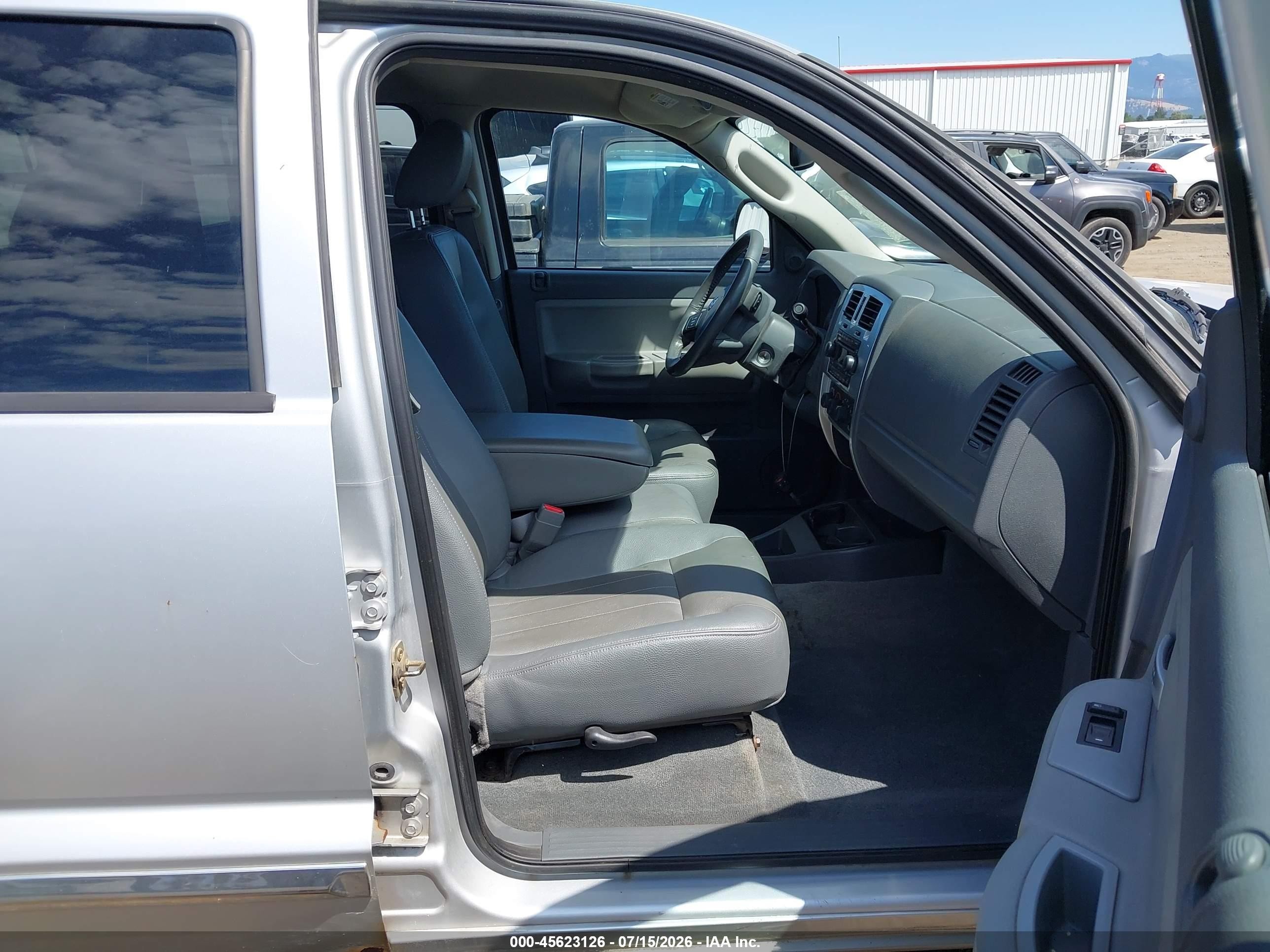 2006 Dodge Dakota Laramie Silver vin: 1D7HW58N36S589580