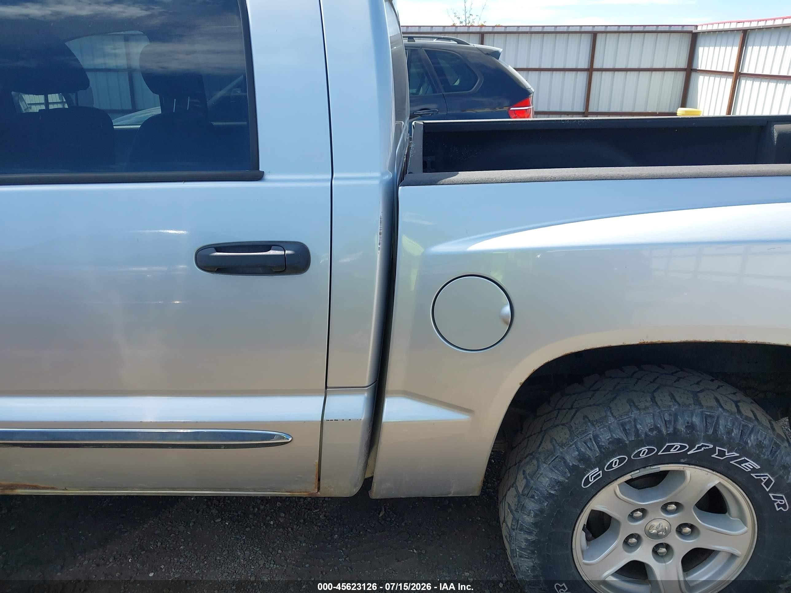 2006 Dodge Dakota Laramie Silver vin: 1D7HW58N36S589580