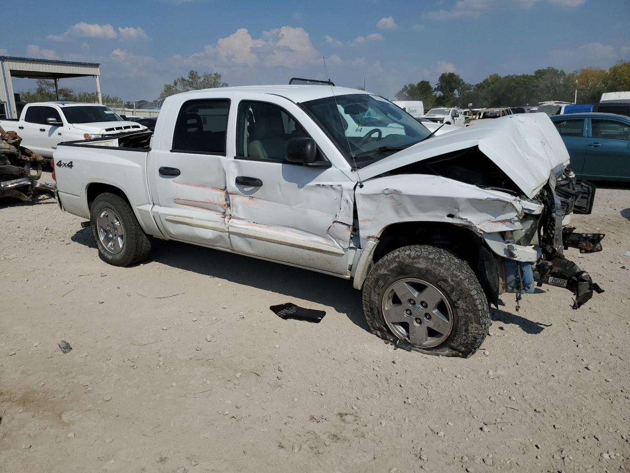 2005 Dodge Dakota Quad Laramie White vin: 1D7HW58N55S289845