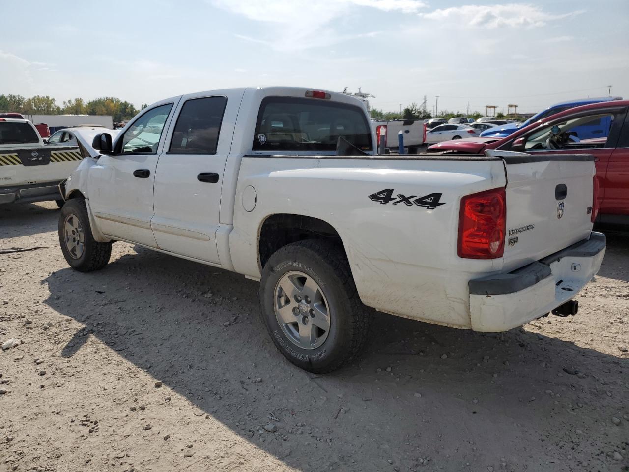 2005 Dodge Dakota Quad Laramie White vin: 1D7HW58N55S289845