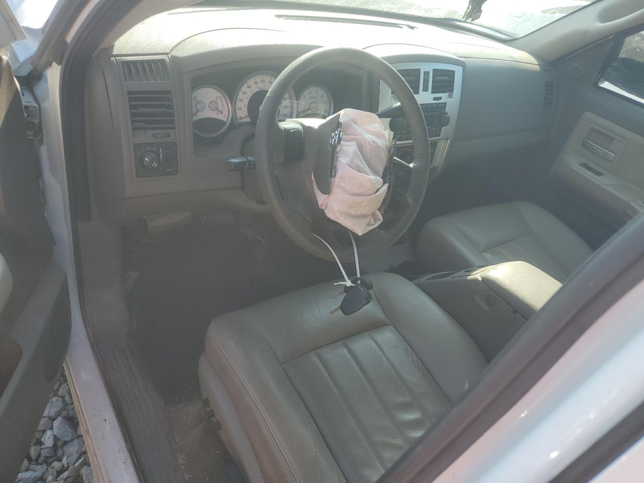 2005 Dodge Dakota Quad Laramie White vin: 1D7HW58N55S289845