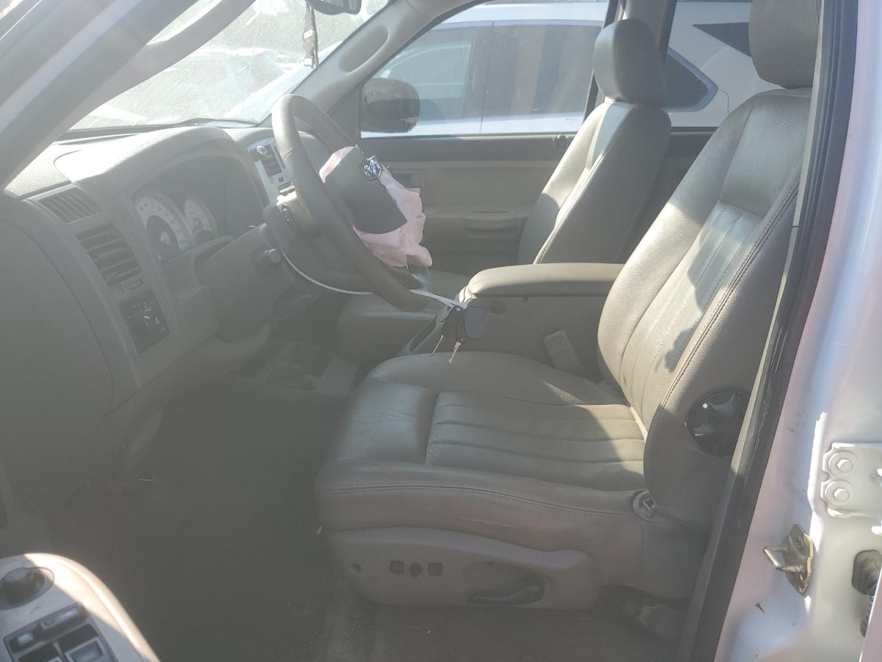 2005 Dodge Dakota Quad Laramie White vin: 1D7HW58N55S289845