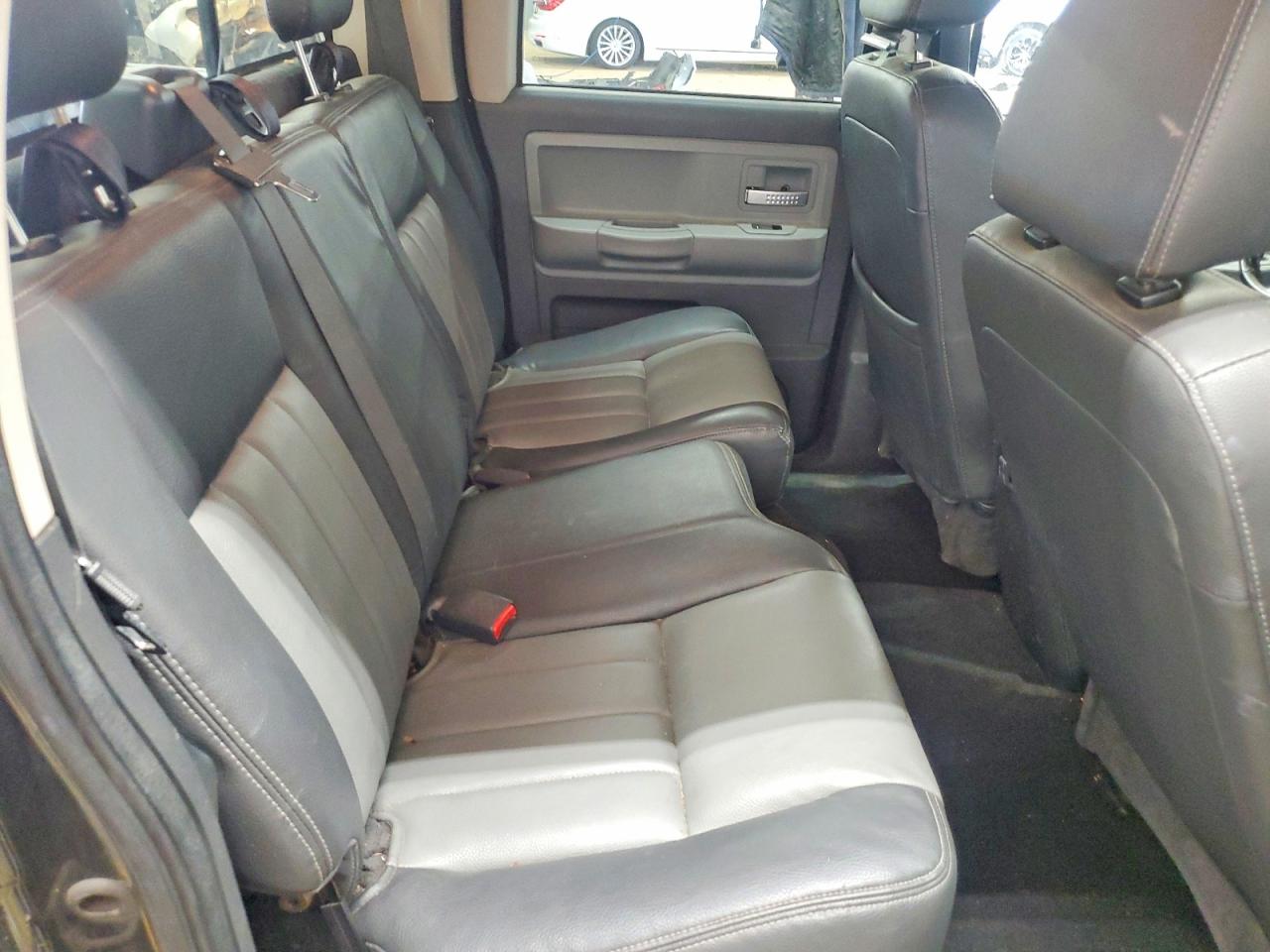 2008 Dodge Dakota Quad Laramie Black vin: 1D7HW58N68S602602