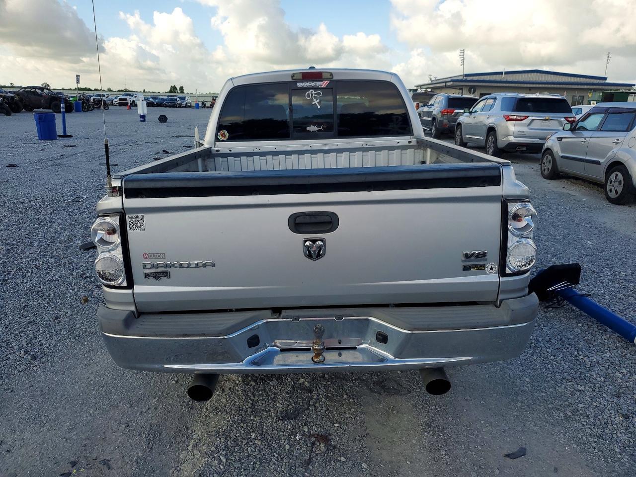 2008 Dodge Dakota Silver vin: 1D7HW58N68S634675