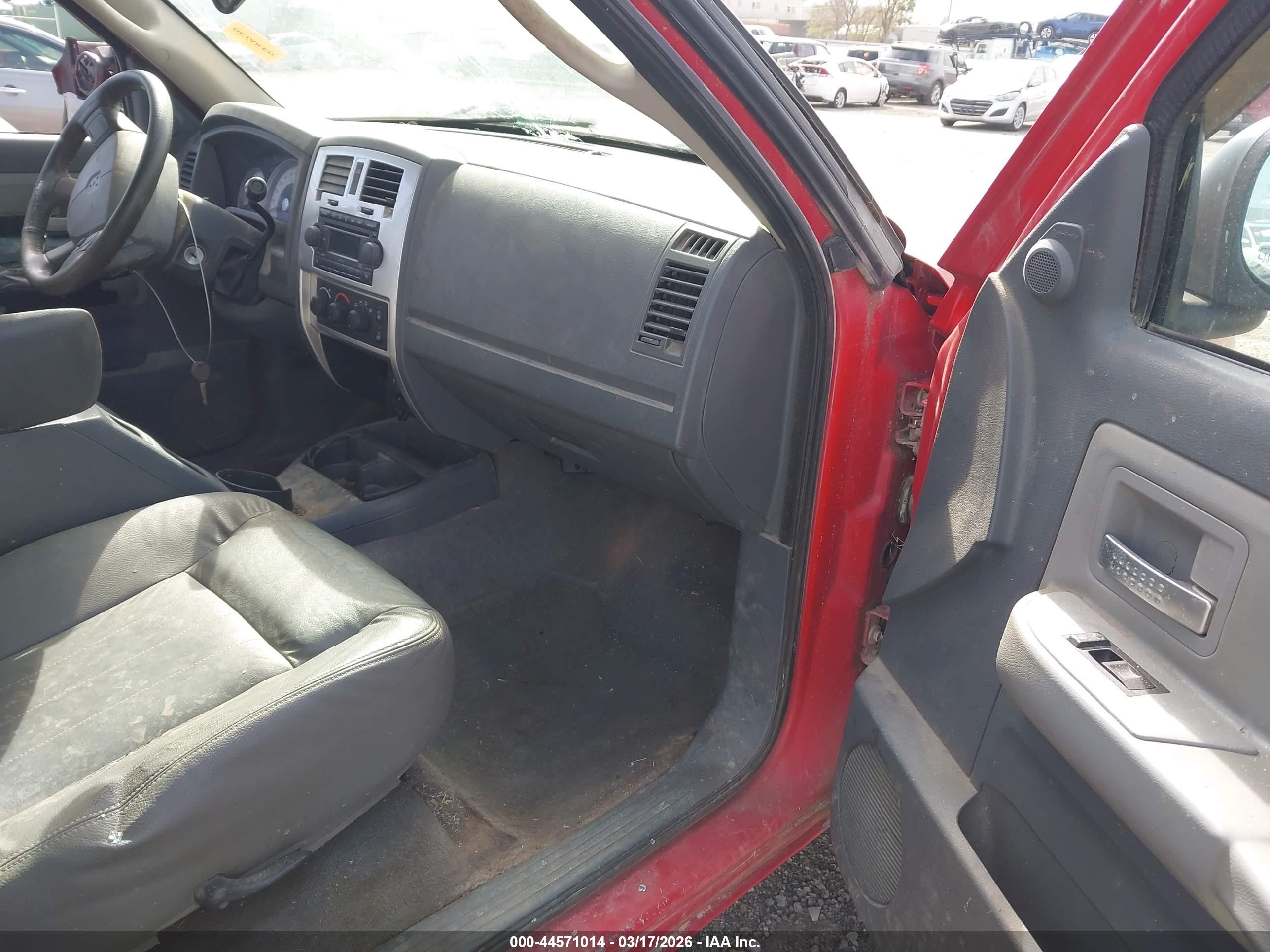 2005 Dodge Dakota Laramie Red vin: 1D7HW58N75S227606