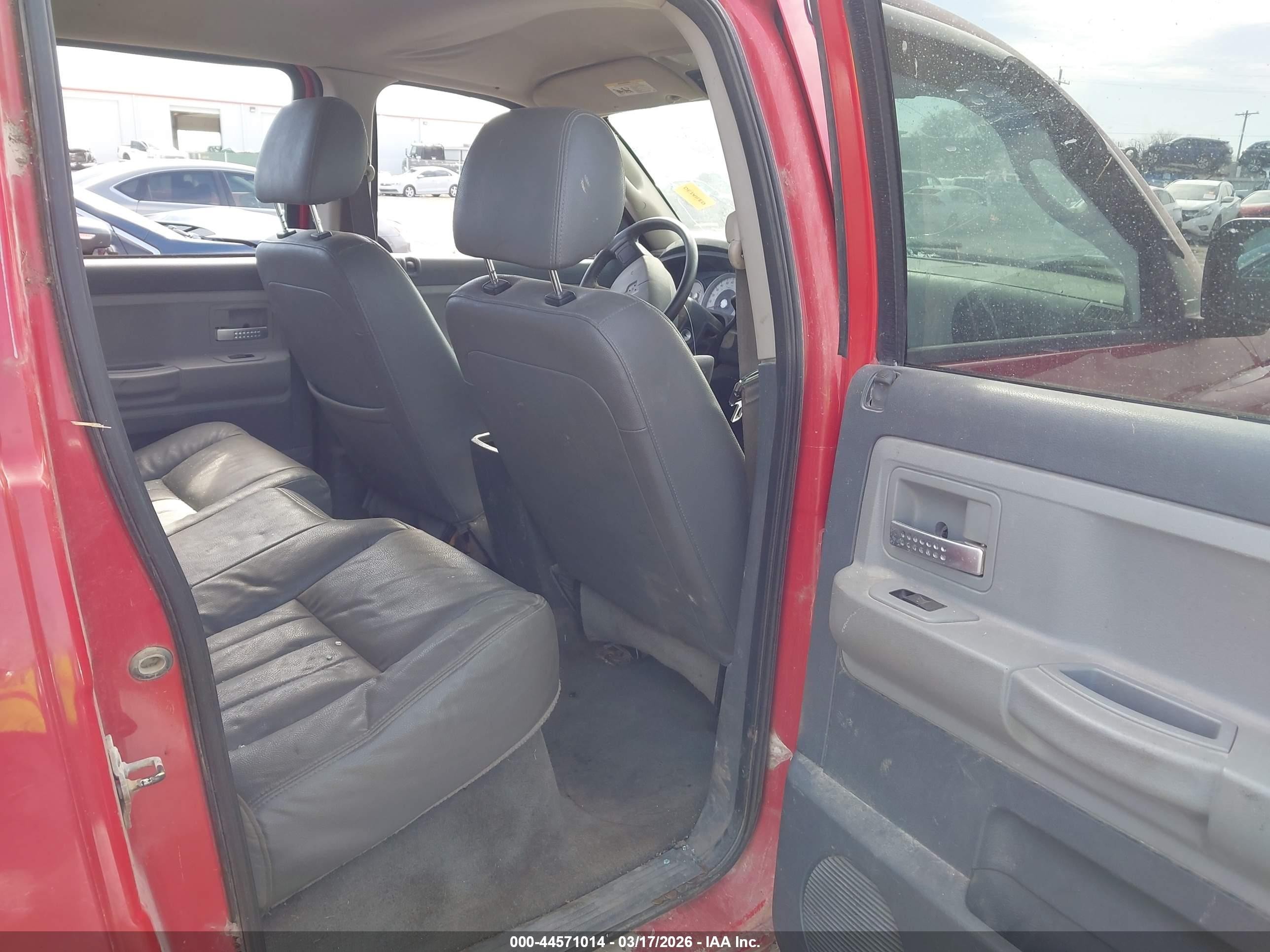 2005 Dodge Dakota Laramie Red vin: 1D7HW58N75S227606