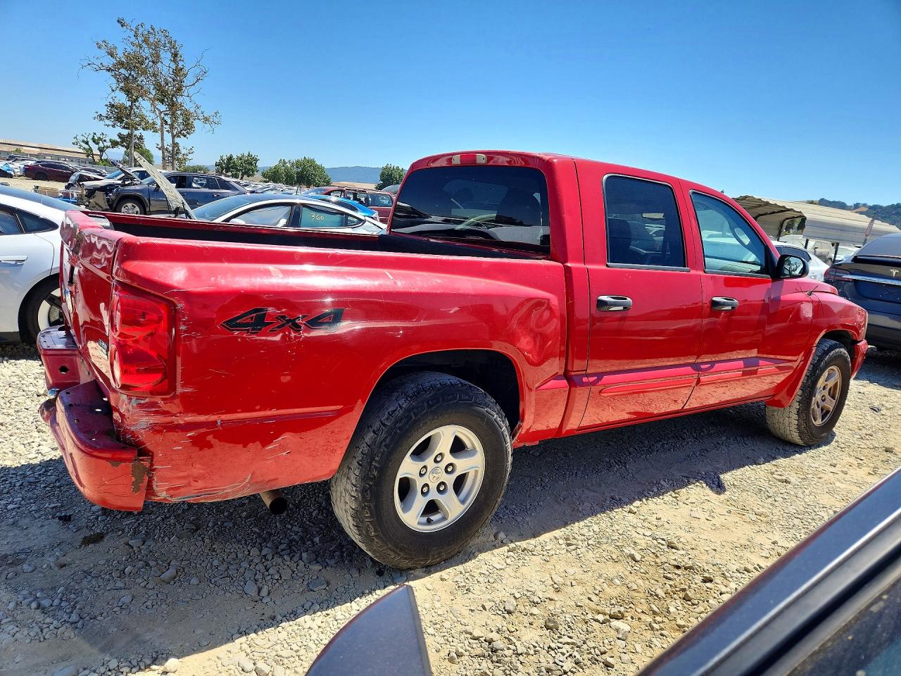 2005 Dodge Dakota Quad Laramie Red vin: 1D7HW58NX5S225591