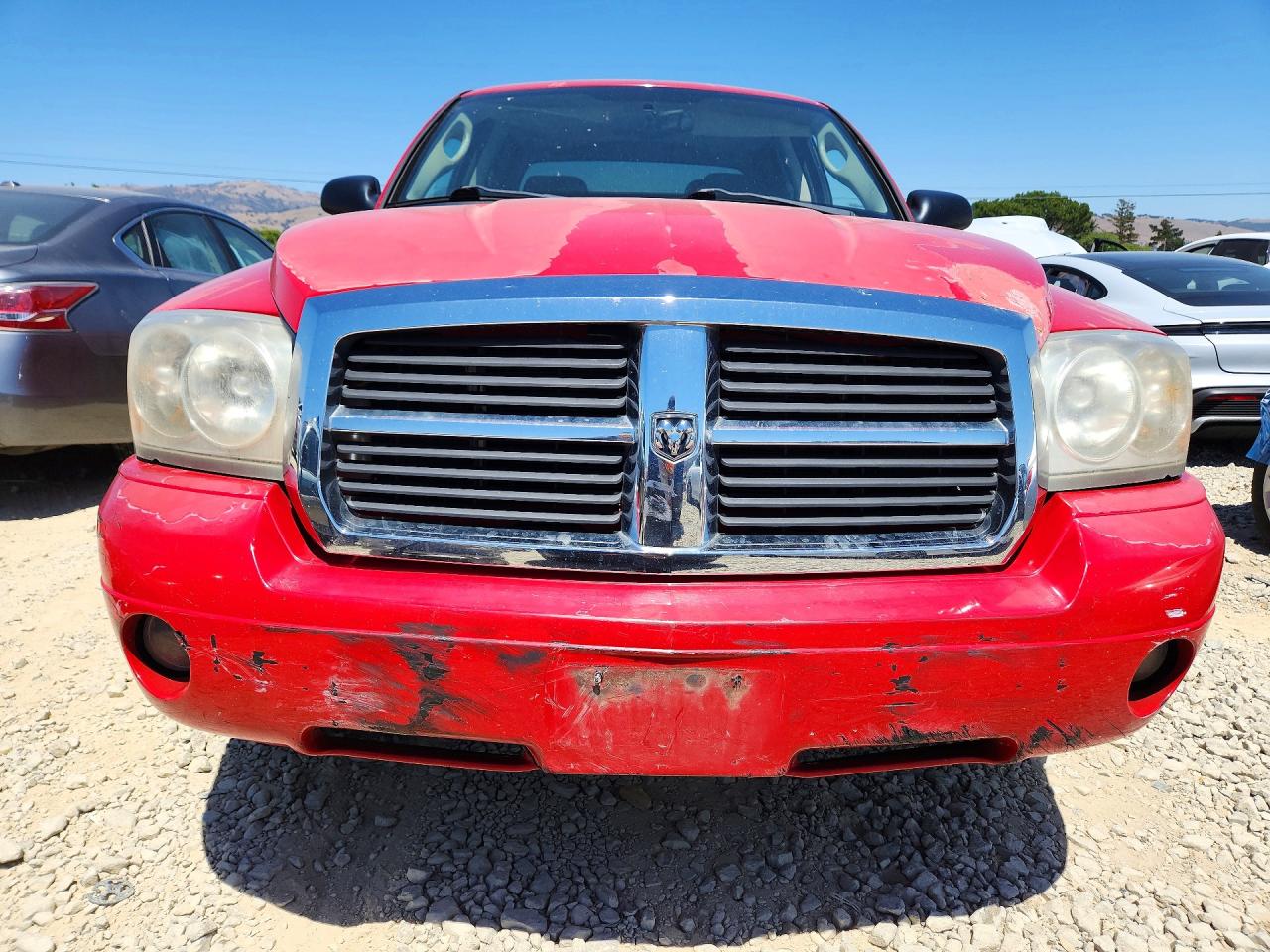 2005 Dodge Dakota Quad Laramie Red vin: 1D7HW58NX5S225591