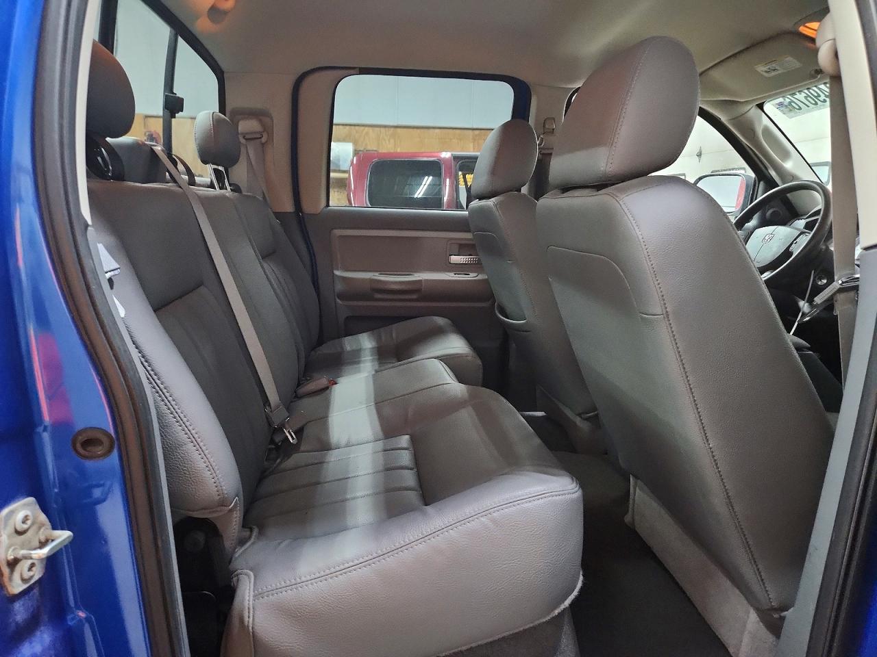 2007 Dodge Dakota Quad Laramie Синий vin: 1D7HW58P27S267435
