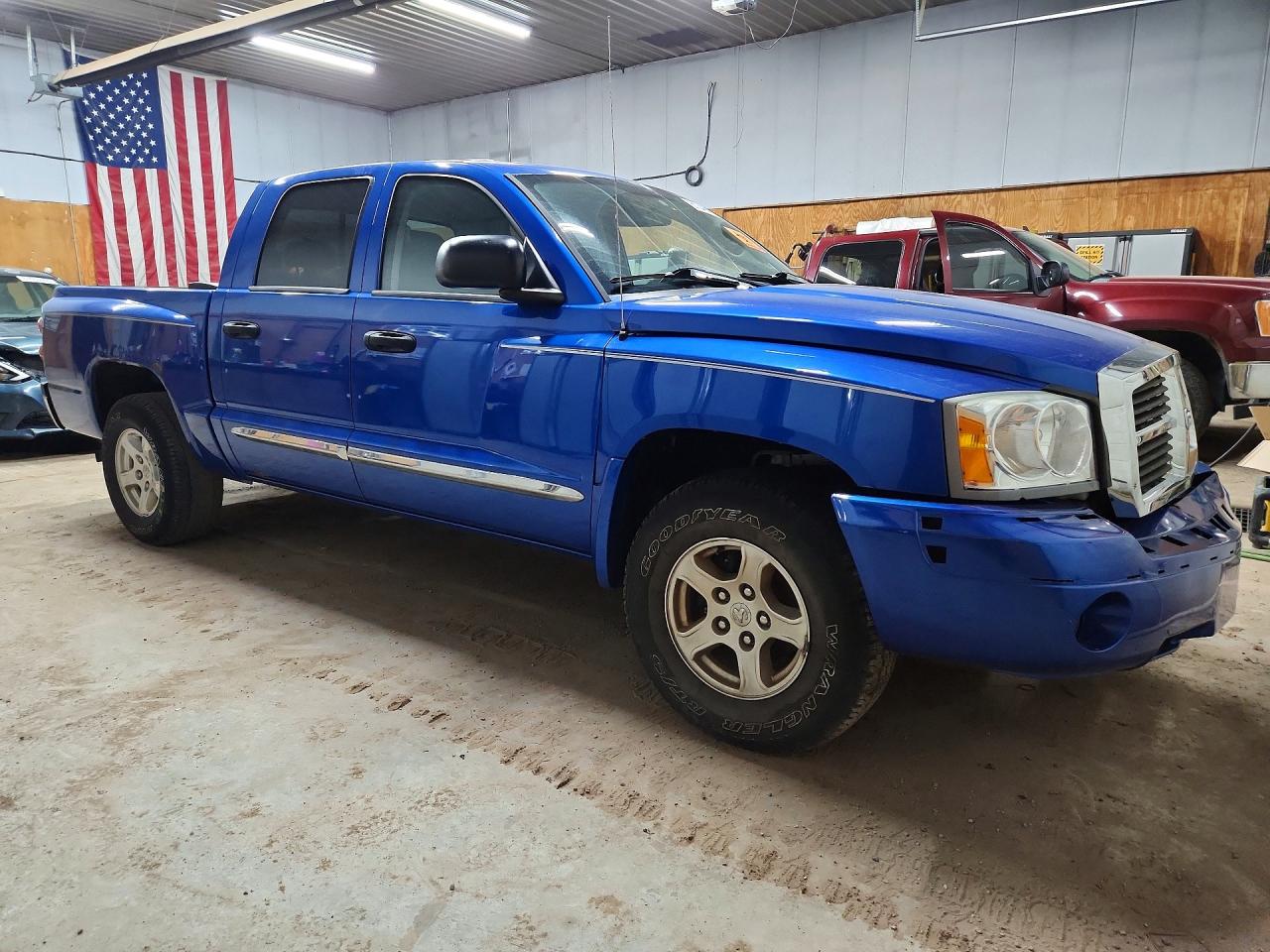 2007 Dodge Dakota Quad Laramie Синий vin: 1D7HW58P27S267435