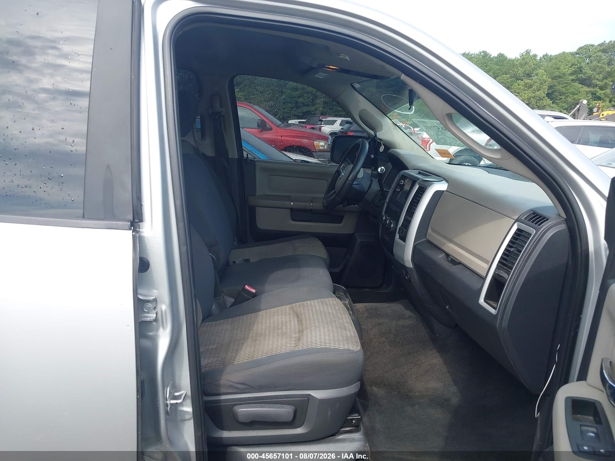 2010 Dodge Ram 1500 Slt/sport/trx Silver vin: 1D7RB1CP2AS156374