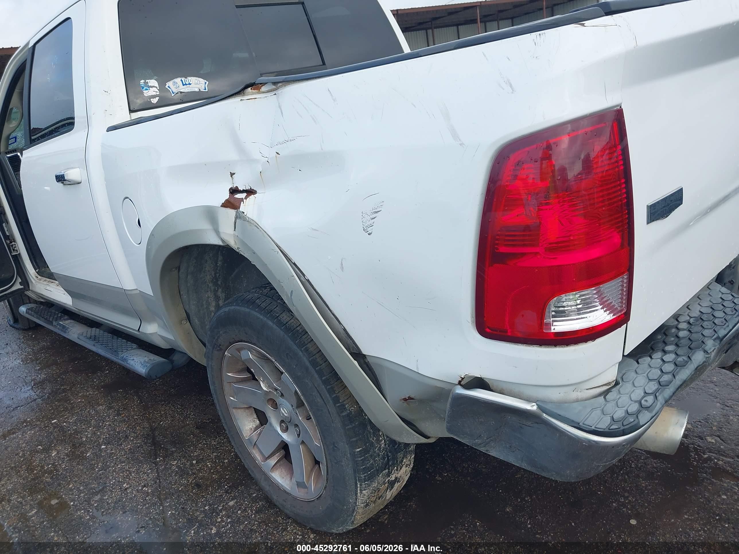 2010 Dodge Ram 1500 Laramie Белый vin: 1D7RB1CT0AS109468