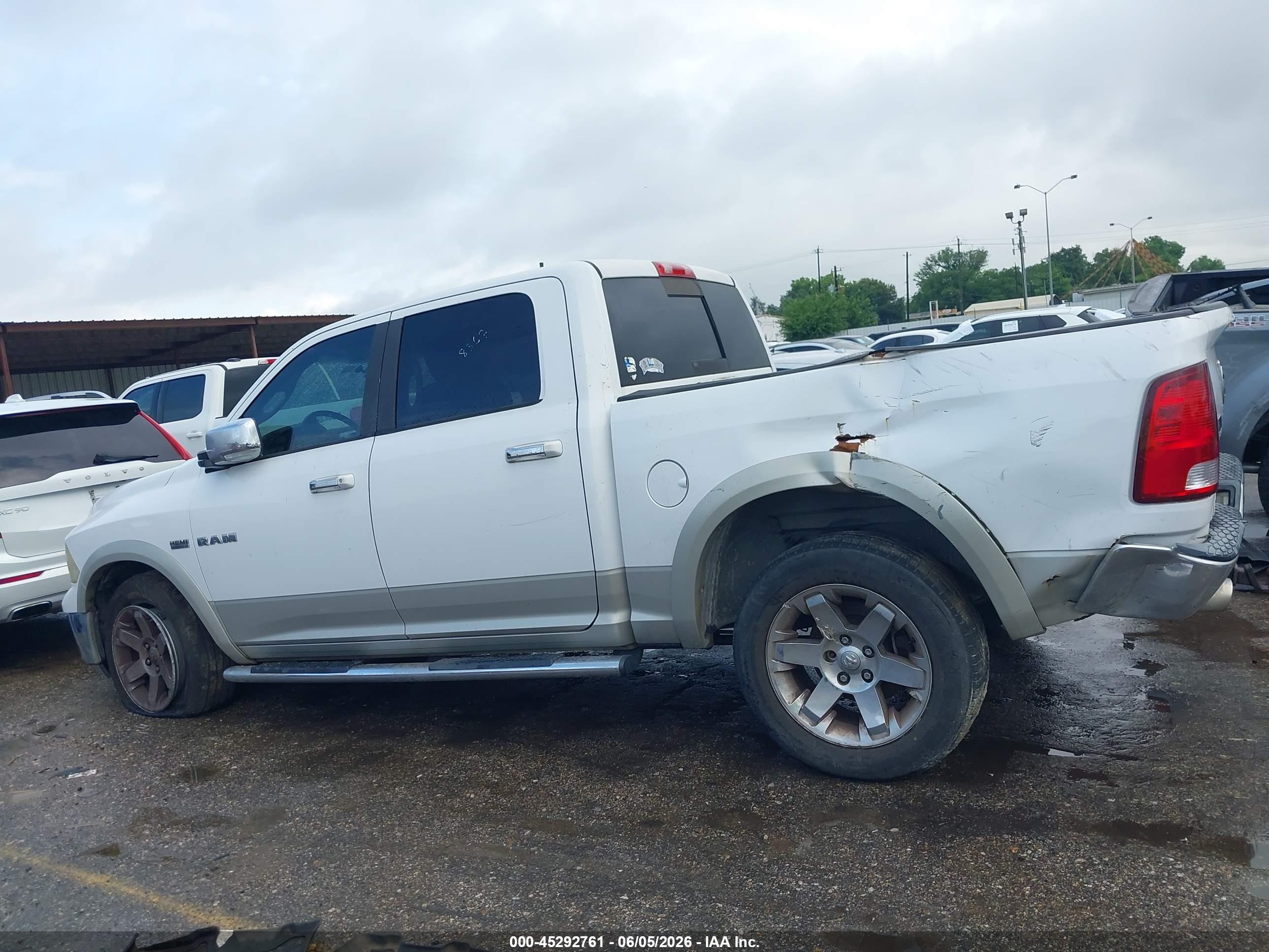 2010 Dodge Ram 1500 Laramie Белый vin: 1D7RB1CT0AS109468