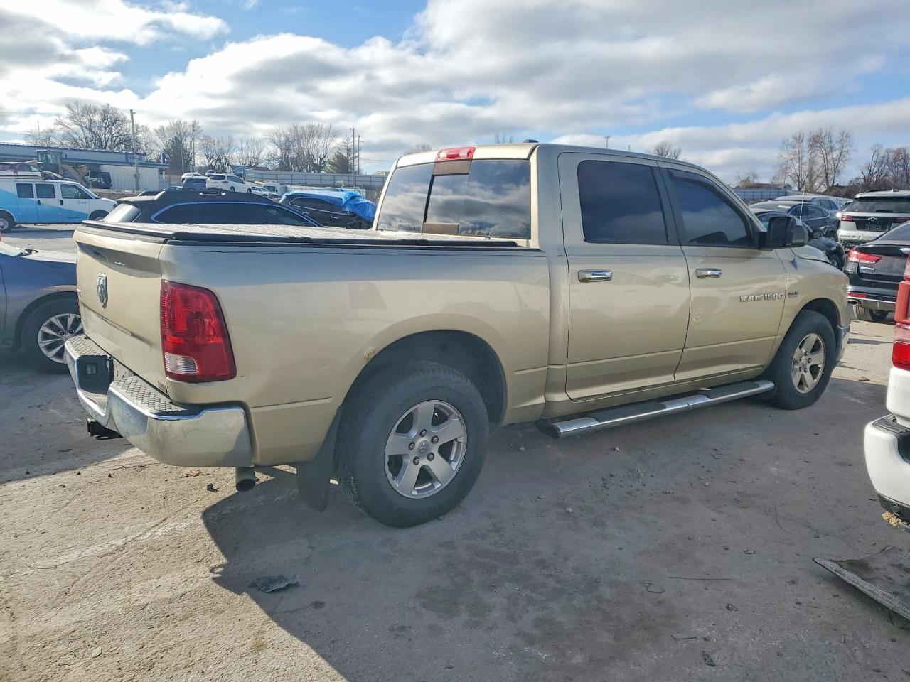 2011 Dodge Ram 1500 Gold vin: 1D7RB1CT0BS514960