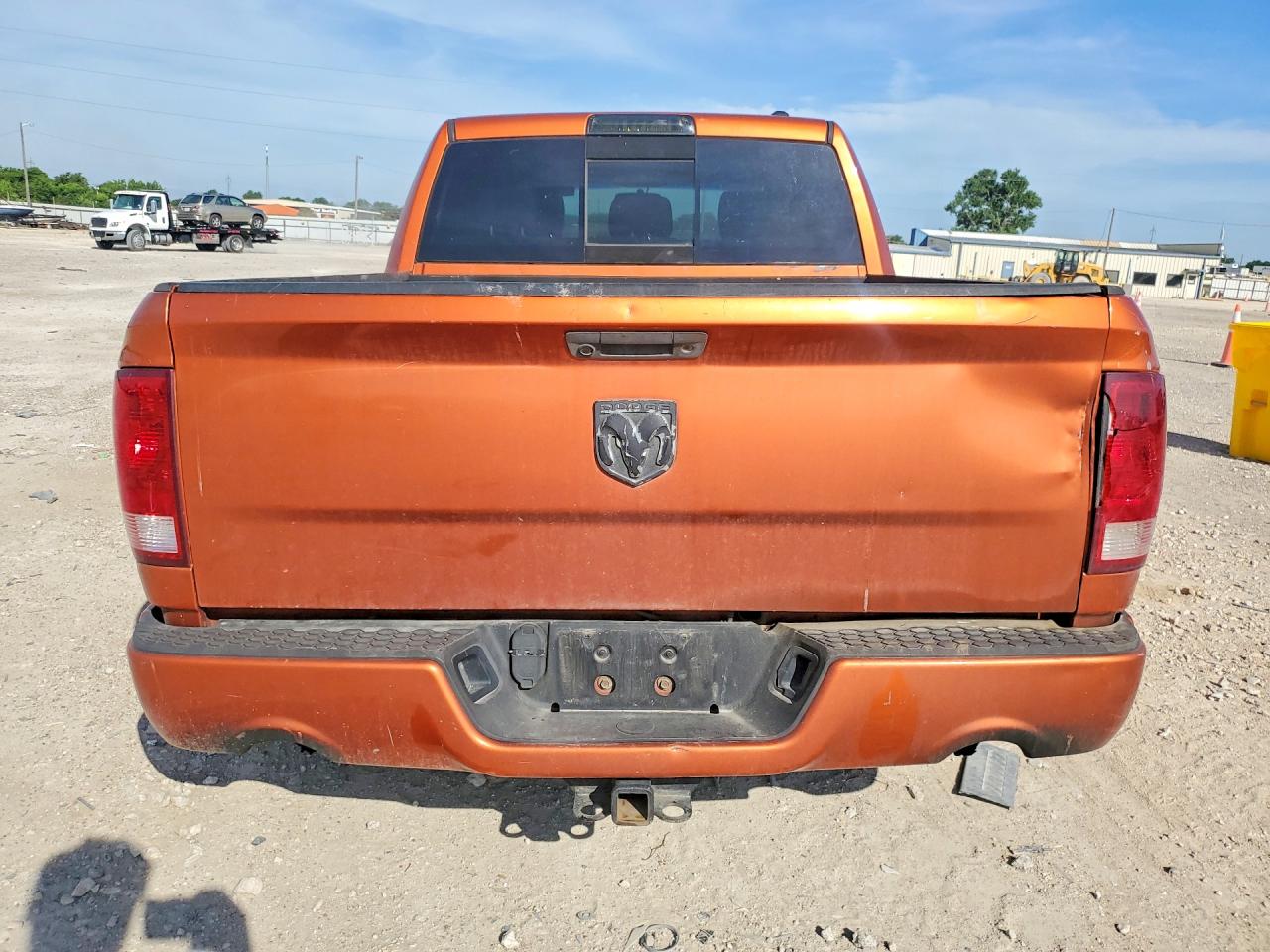 2010 Dodge Ram 1500 Orange vin: 1D7RB1CT1AS169372