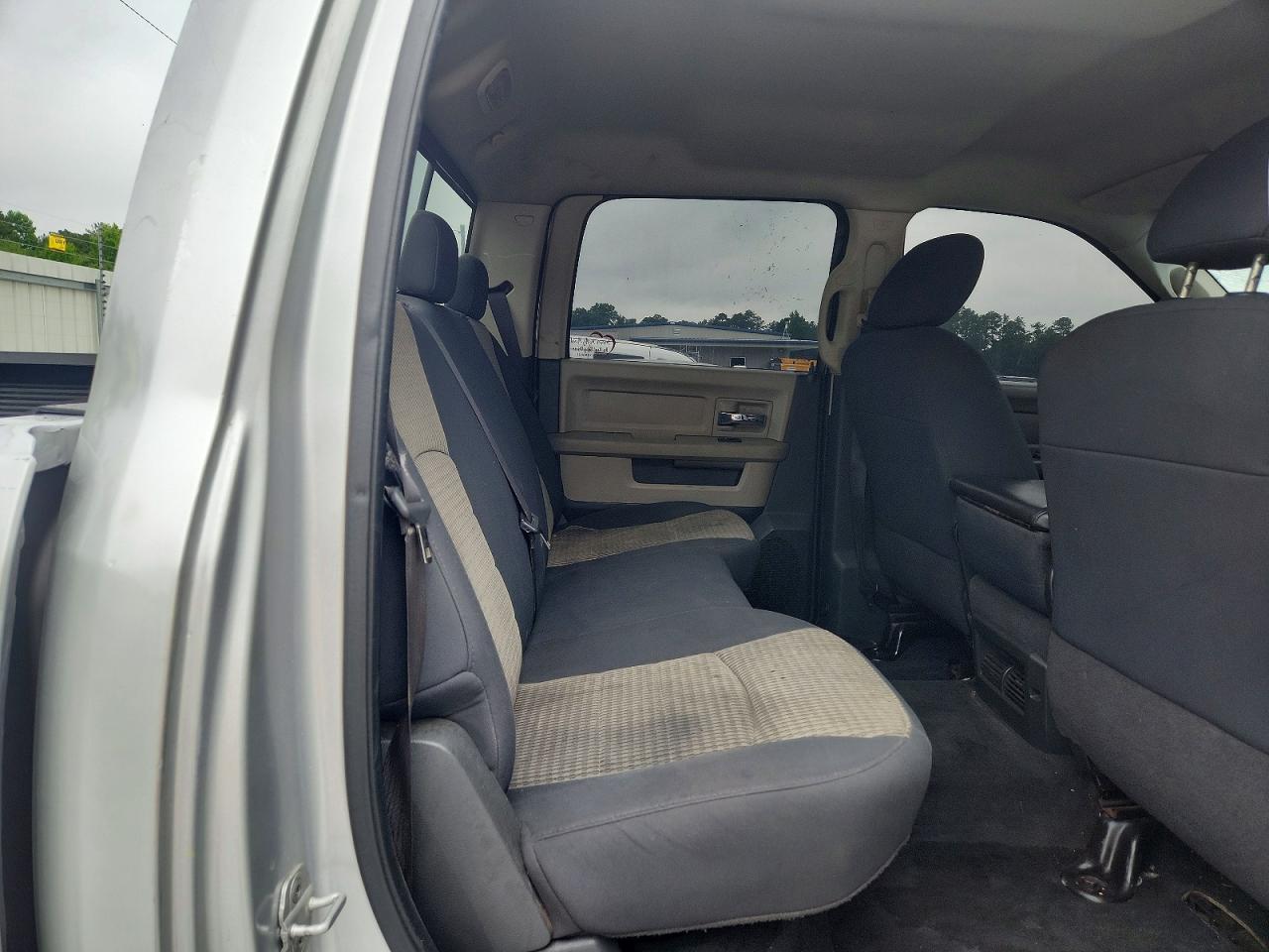 2010 Dodge Ram 1500 Silver vin: 1D7RB1CT1AS213774