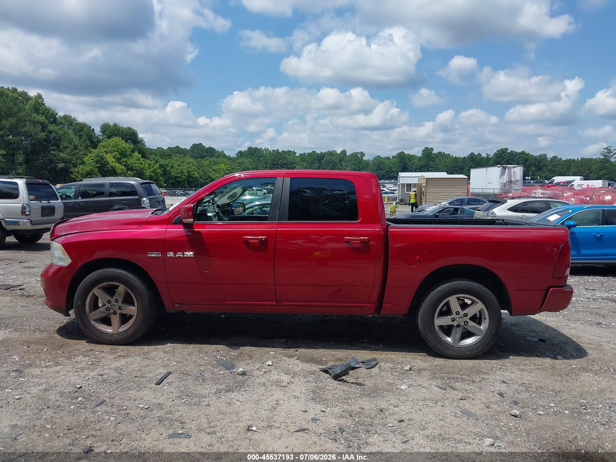 2010 Dodge Ram 1500 Slt/sport/trx Red vin: 1D7RB1CT2AS179716